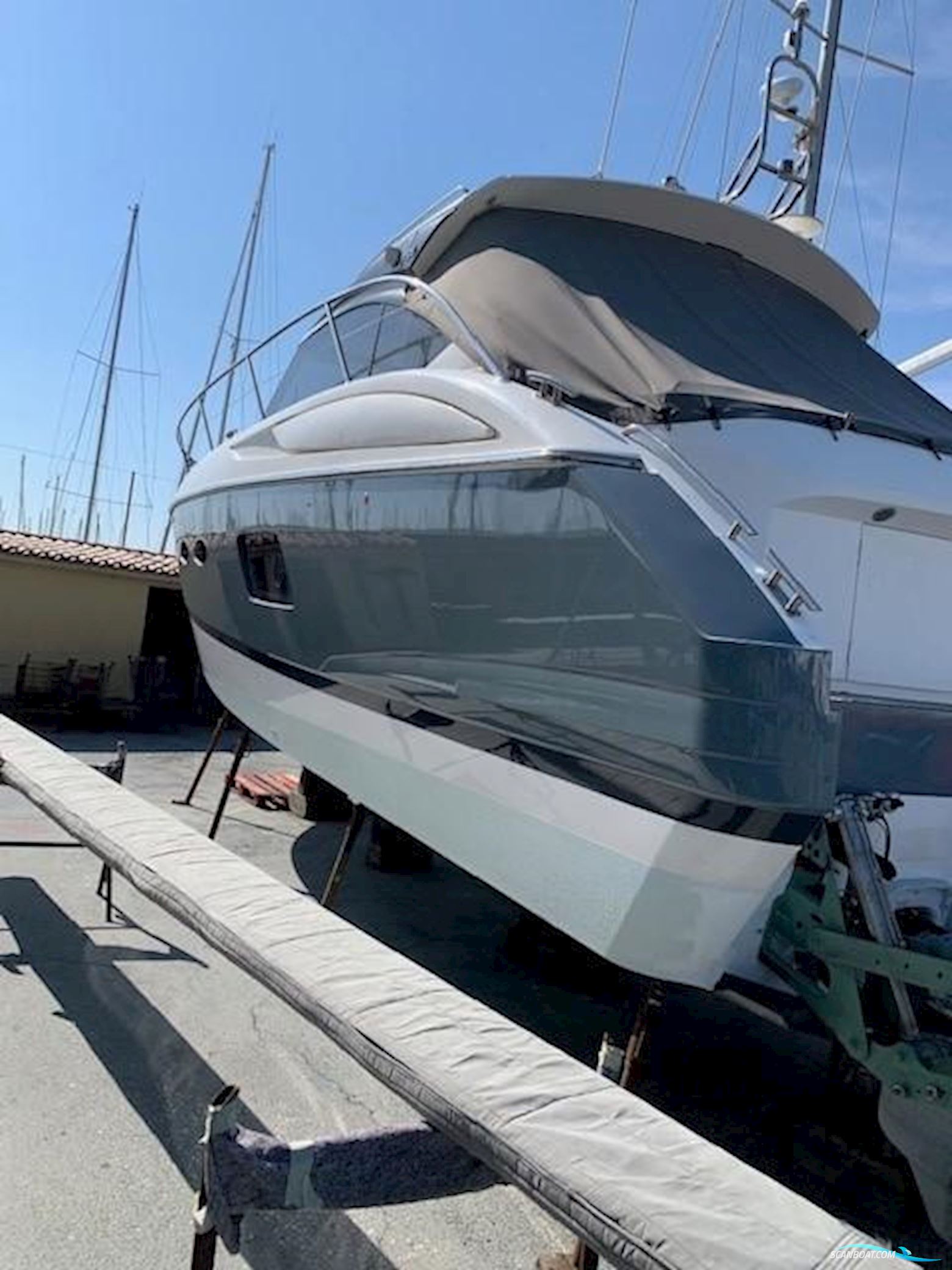 Princess V39 Cruiser