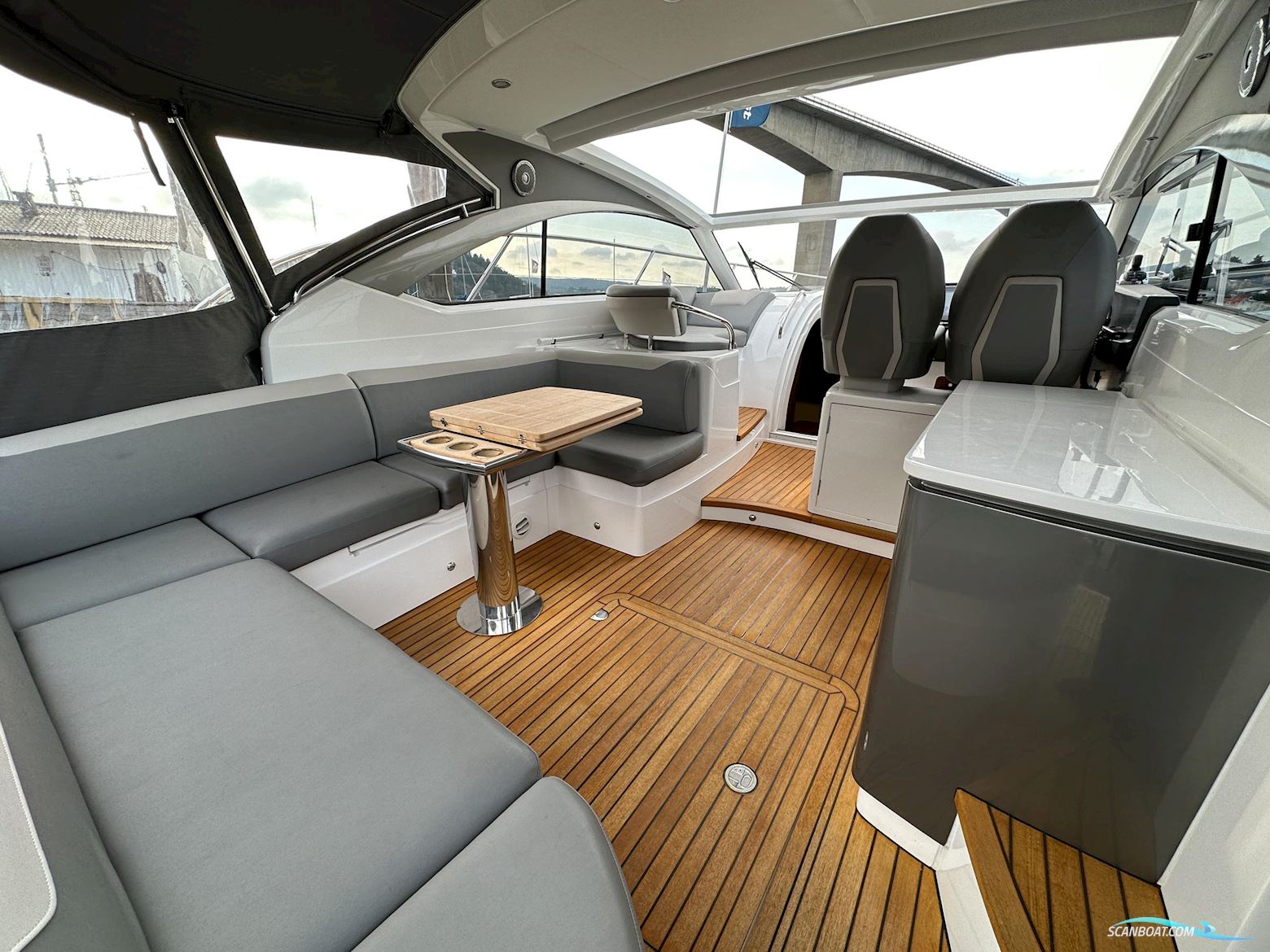 PRINCESS V40