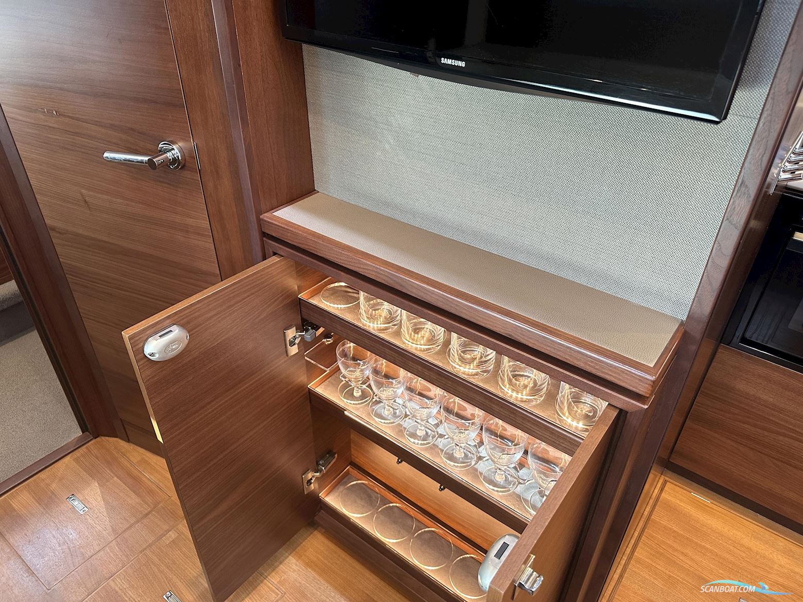 PRINCESS V40