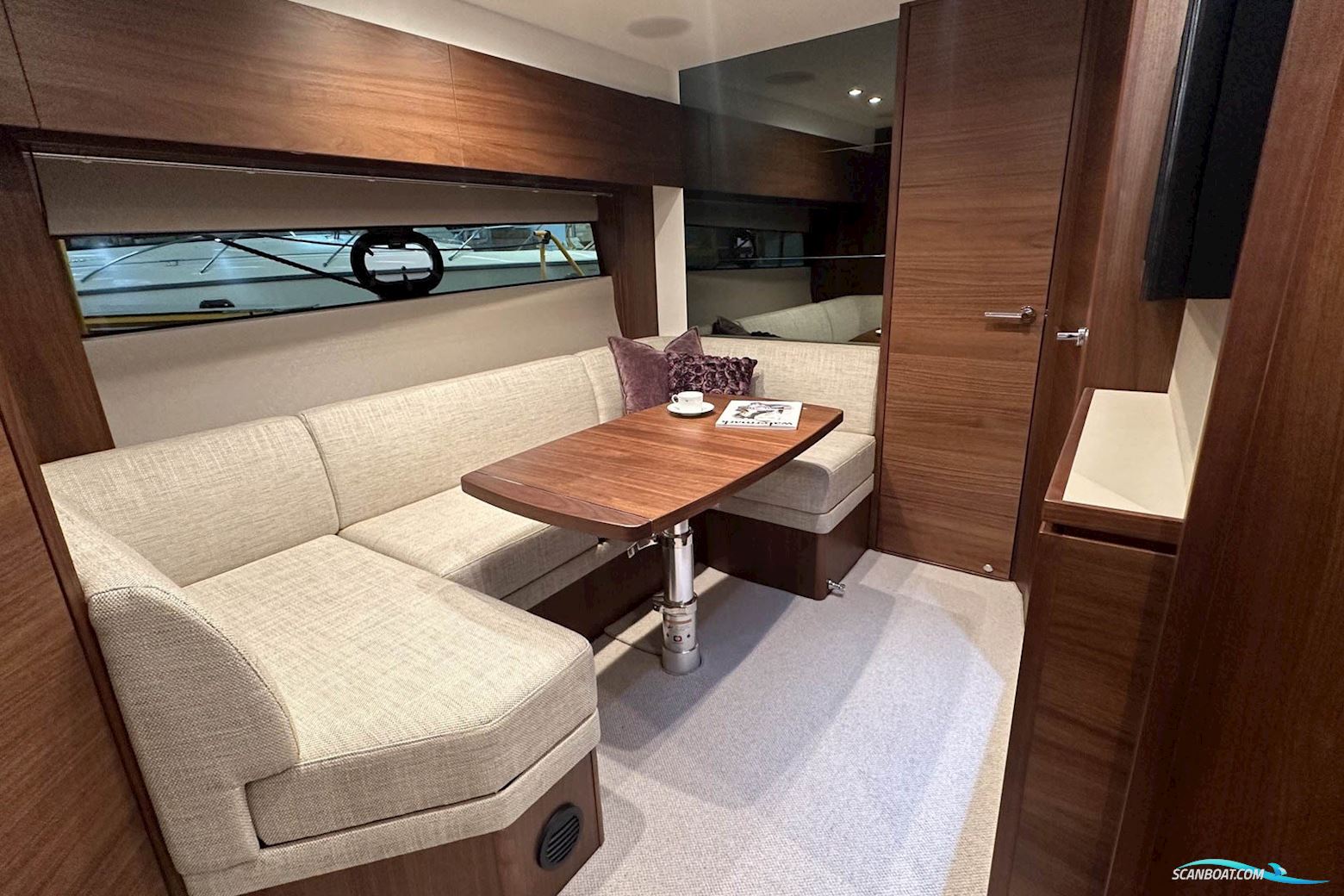 PRINCESS V40