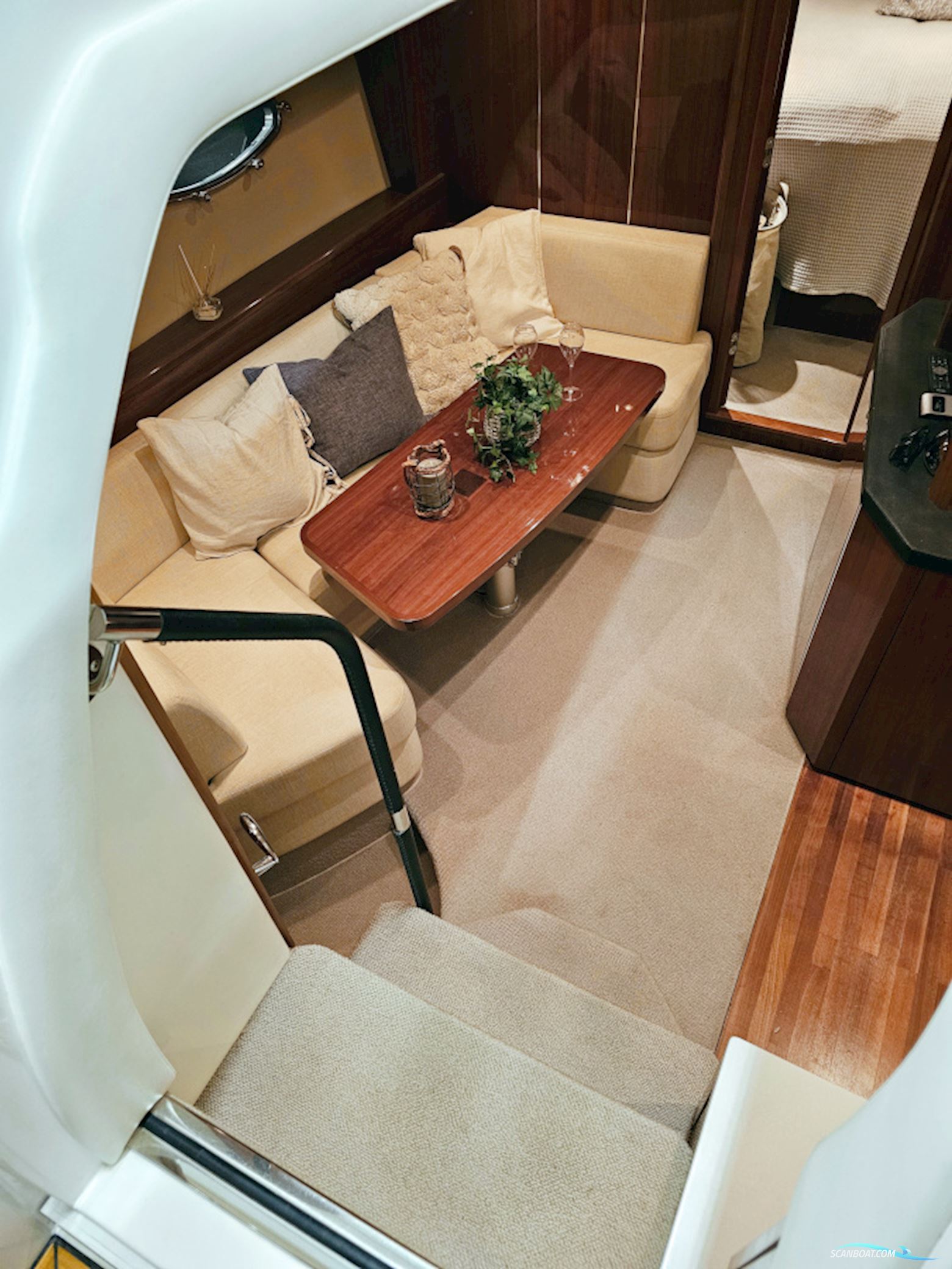 Princess V42 Volvo Penta D6-370 Joystick control