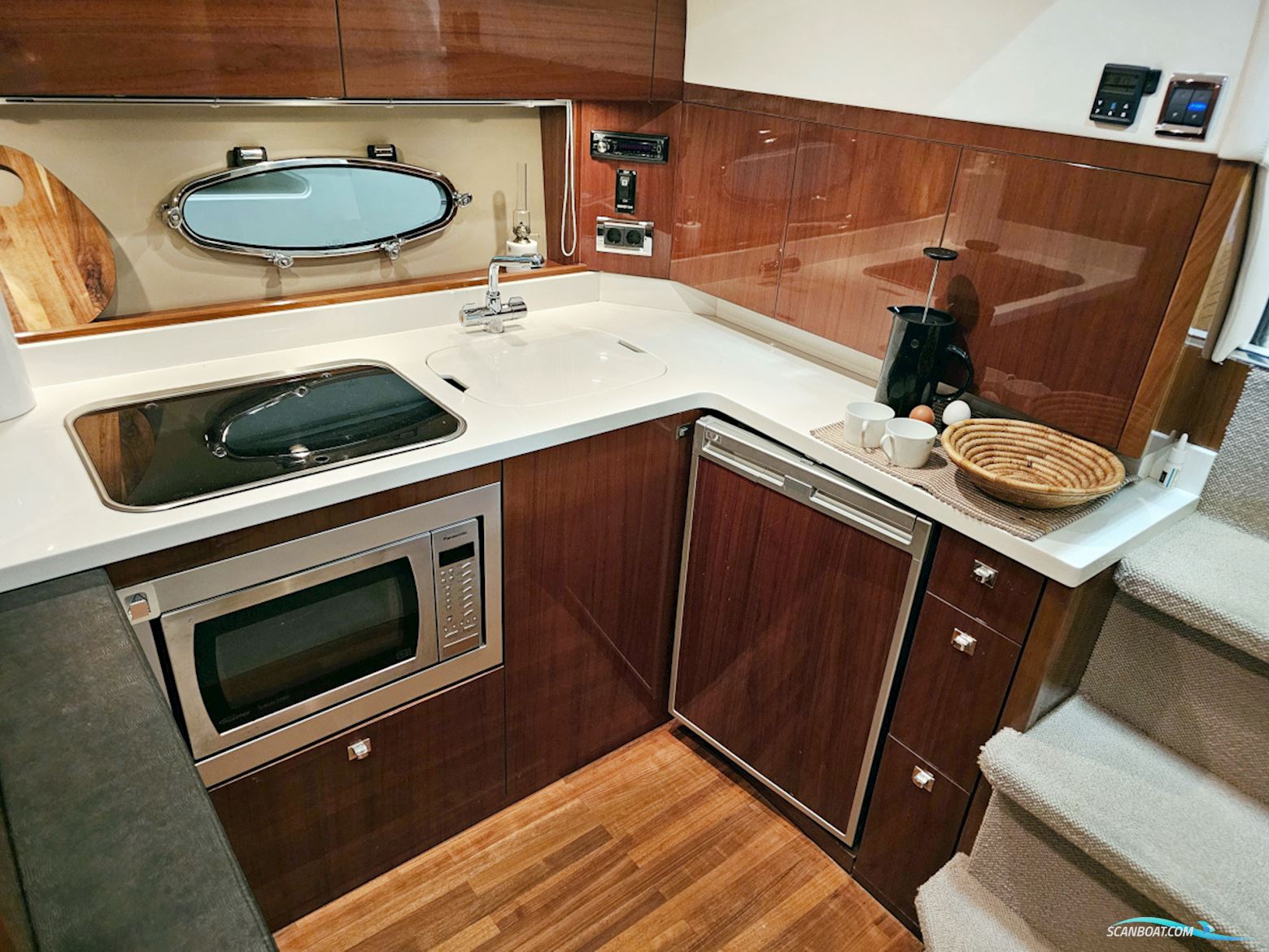 Princess V42 Volvo Penta D6-370 Joystick control