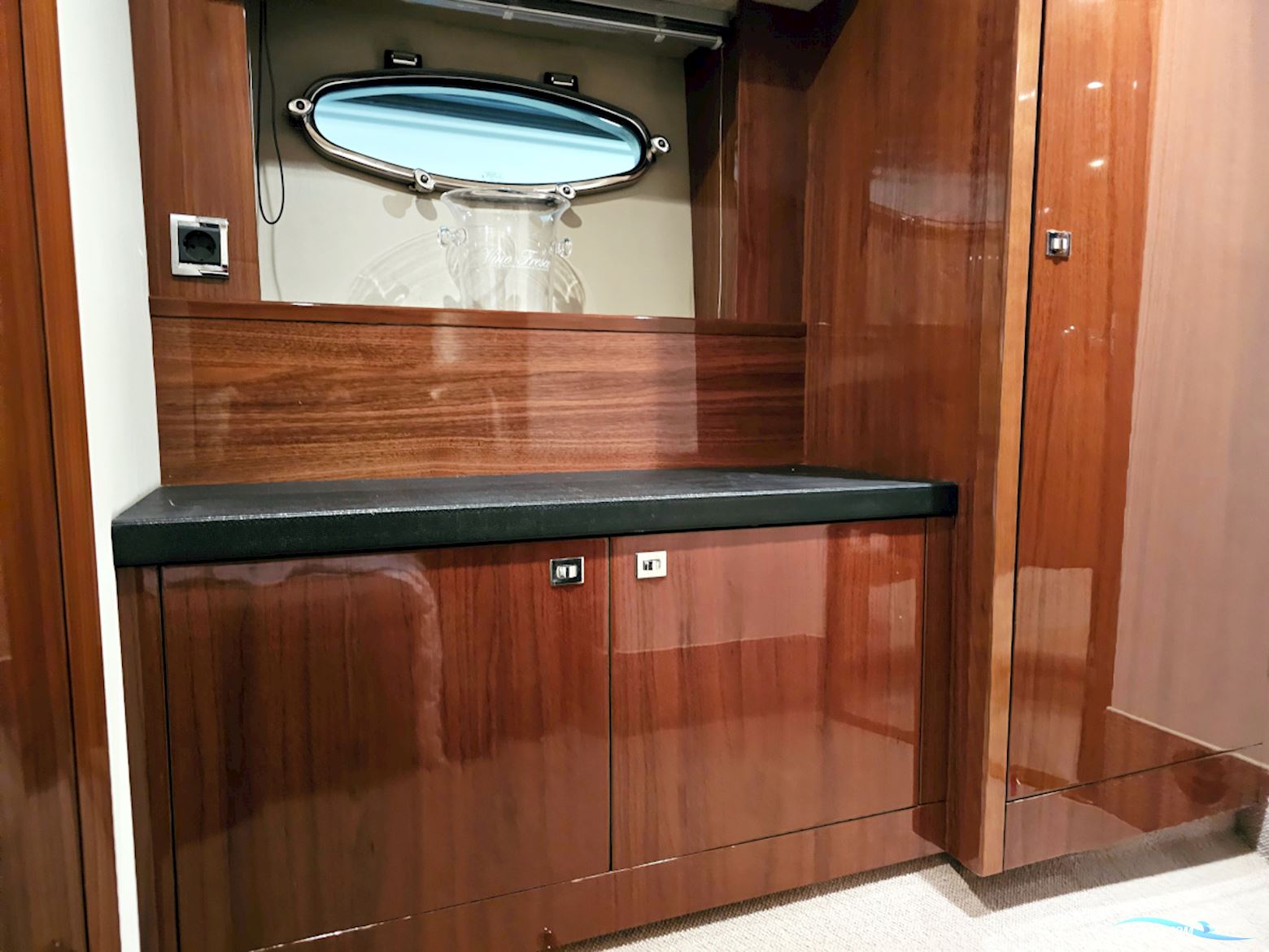 Princess V42 Volvo Penta D6-370 Joystick control