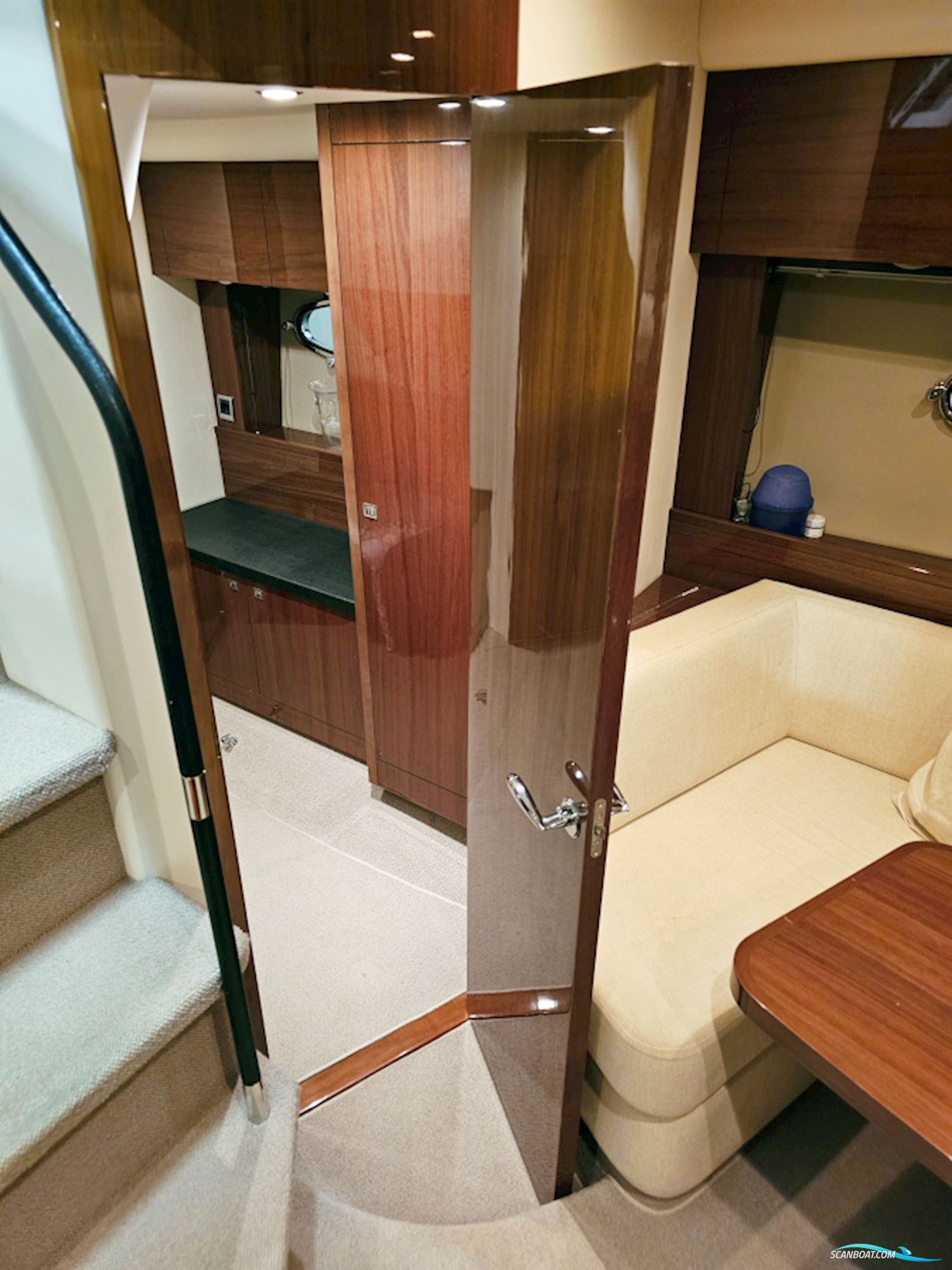 Princess V42 Volvo Penta D6-370 Joystick Control