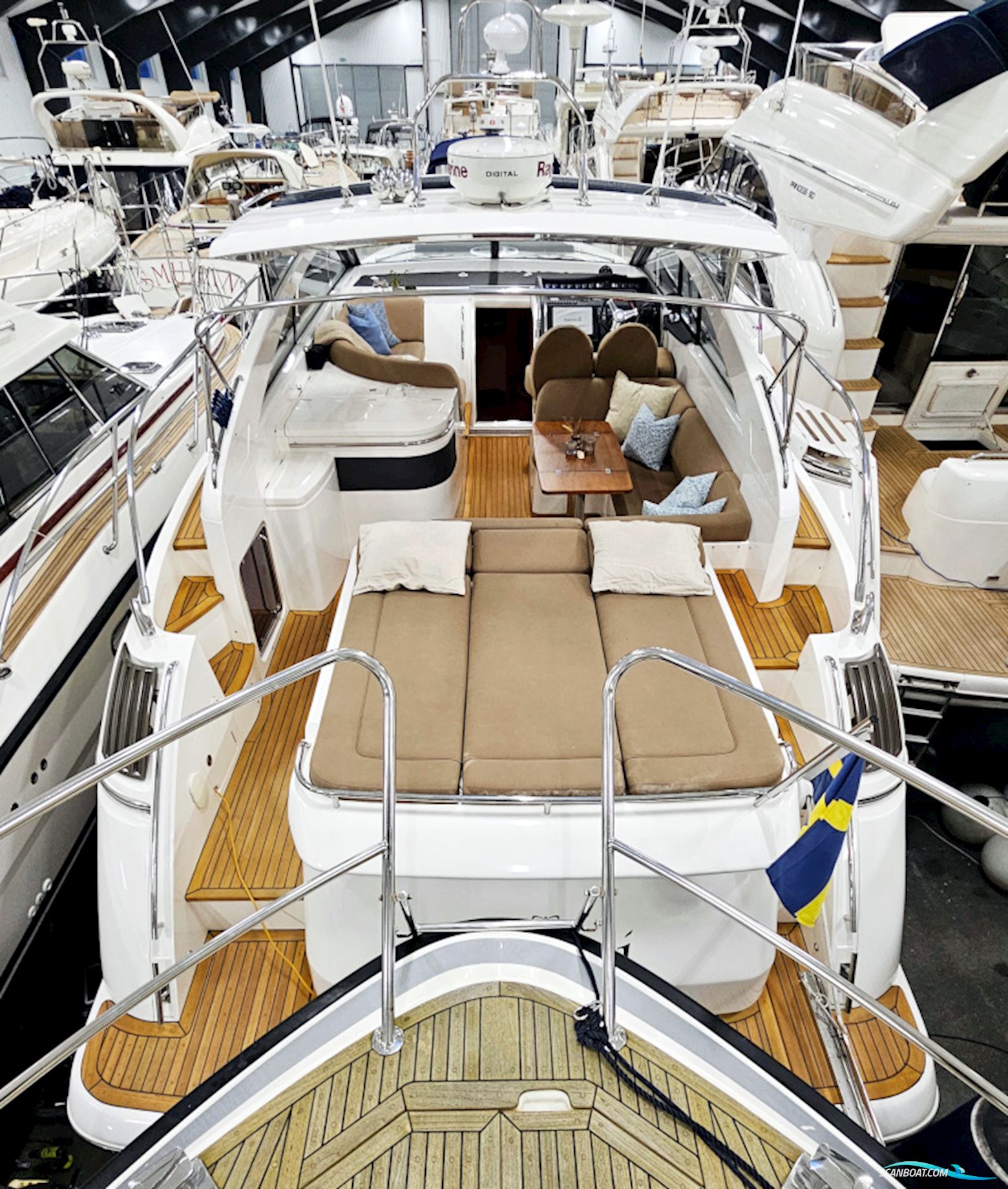 Princess V42 Volvo Penta D6-370 Joystick control