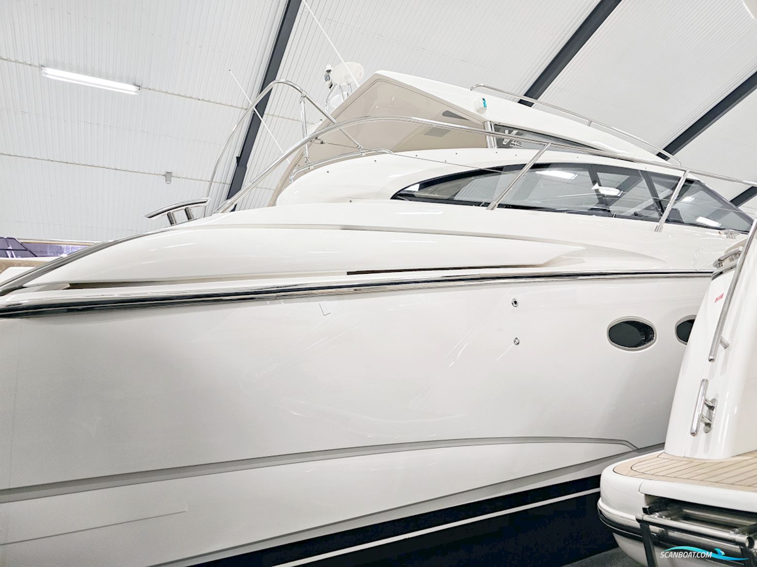Princess V42 Volvo Penta D6-370 Joystick control