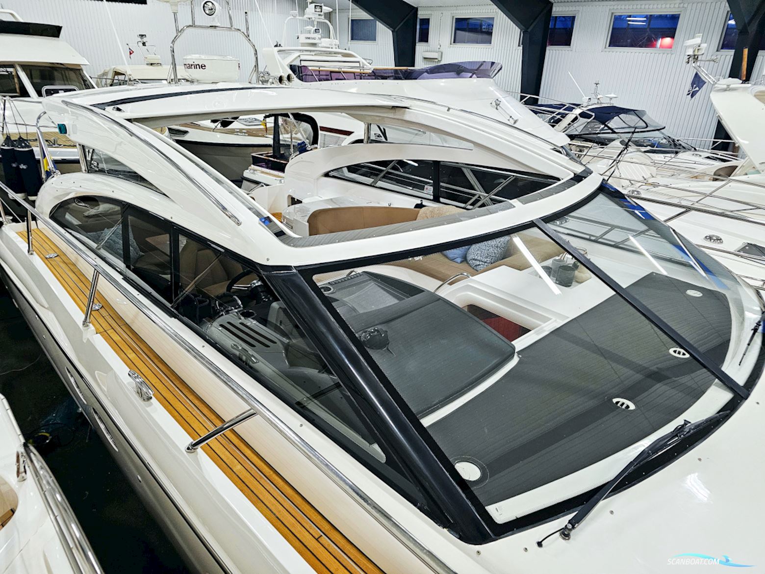Princess V42 Volvo Penta D6-370 Joystick control