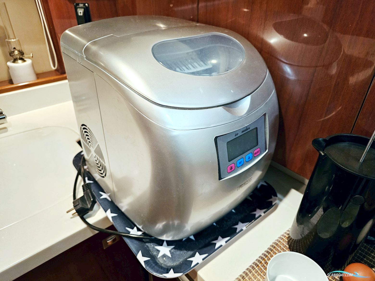 Princess V42 Volvo Penta D6-370 Joystick control