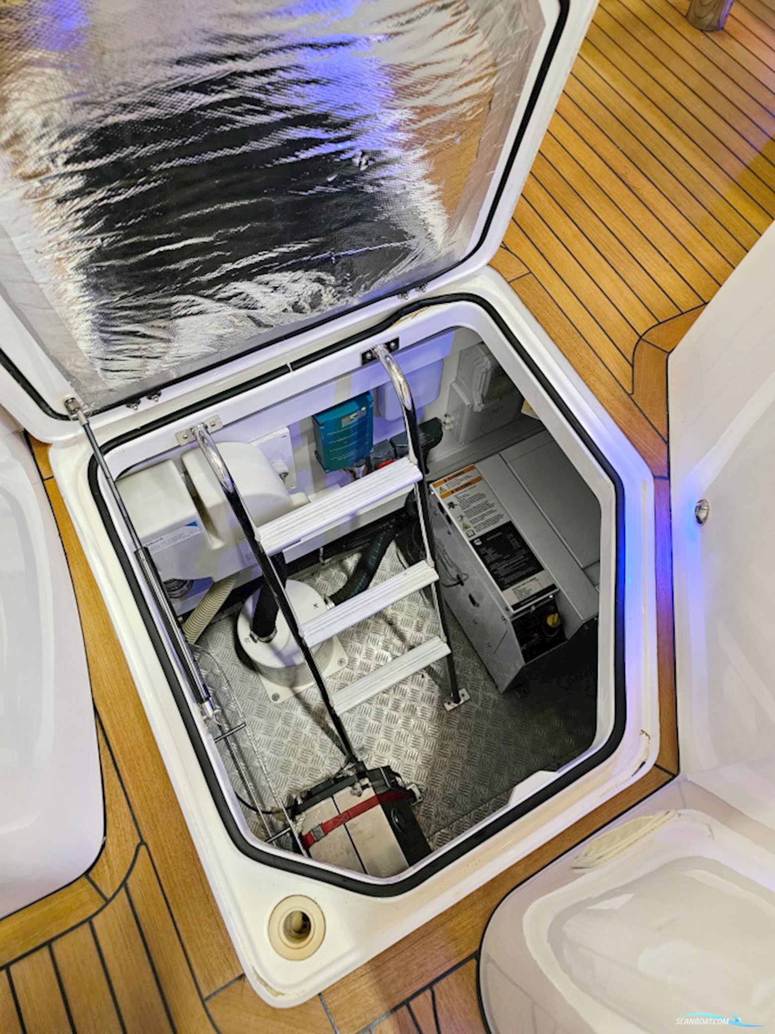 Princess V42 Volvo Penta D6-370 Joystick control