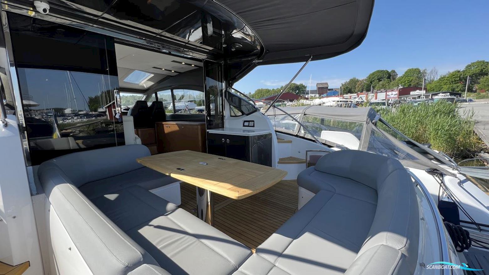 PRINCESS V48