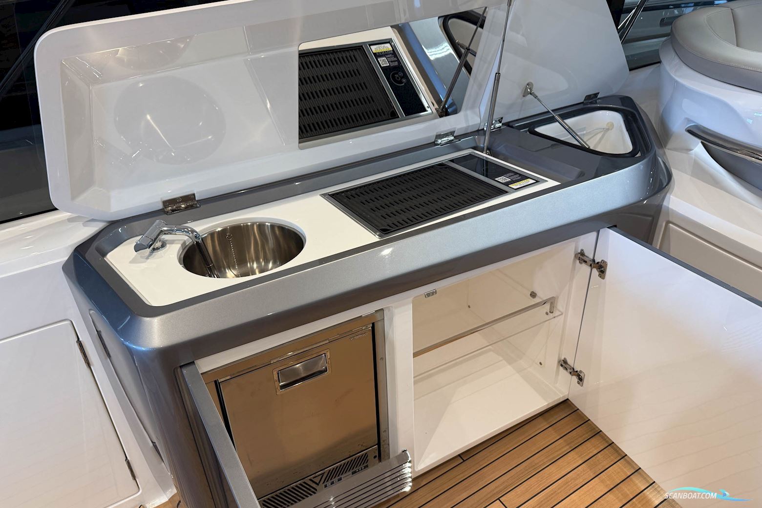 PRINCESS V50 Open