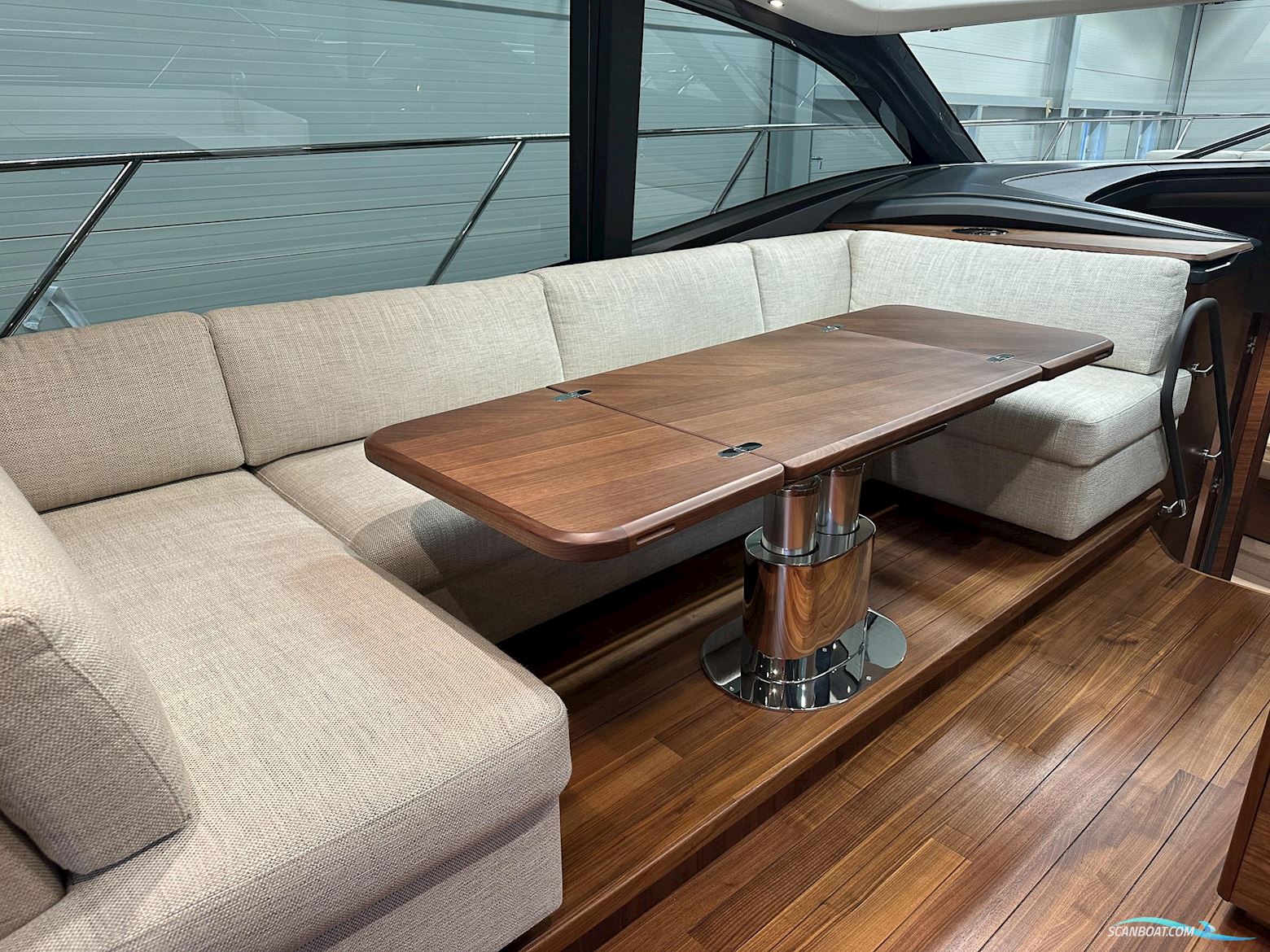 PRINCESS V55