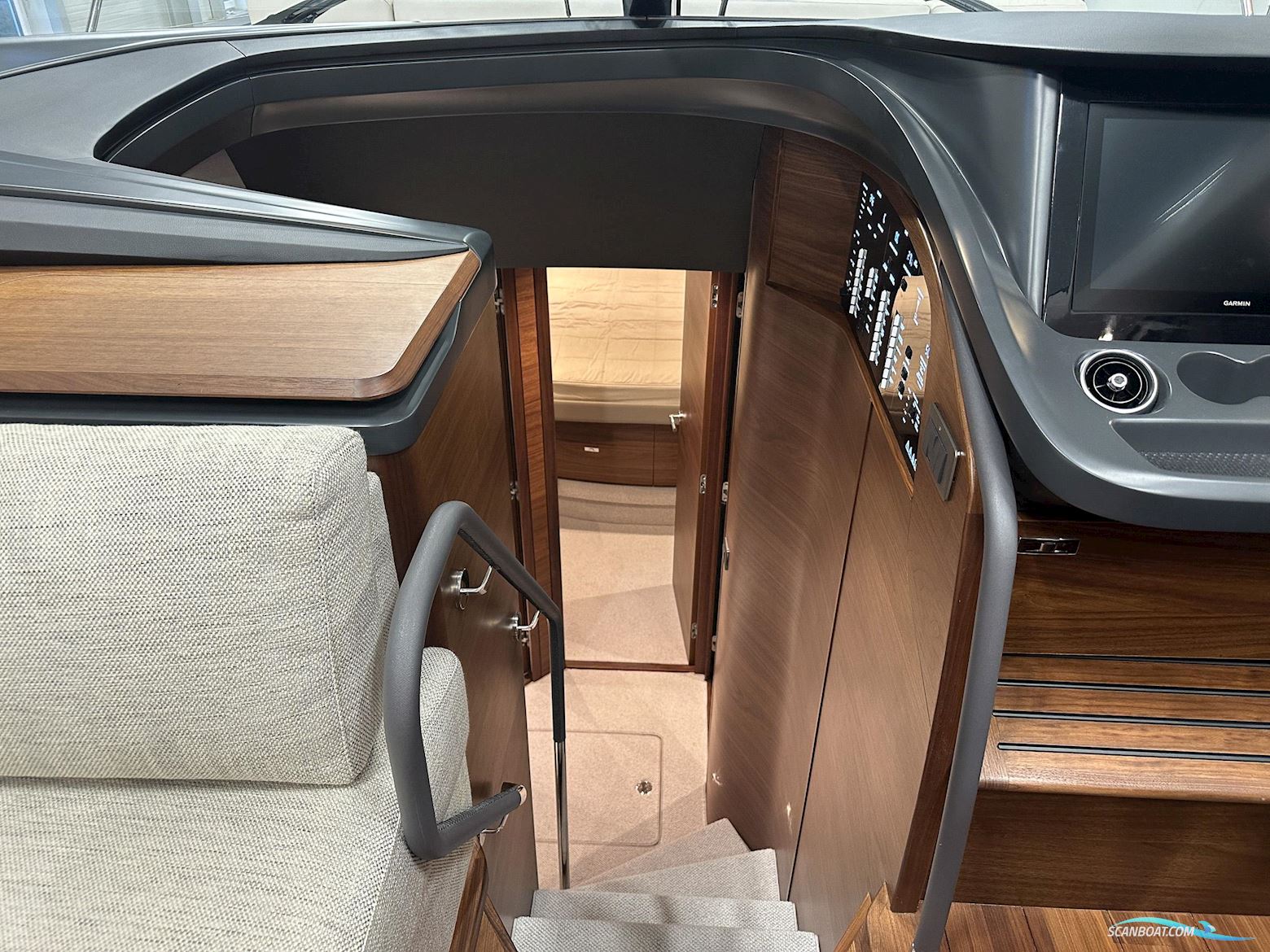 PRINCESS V55