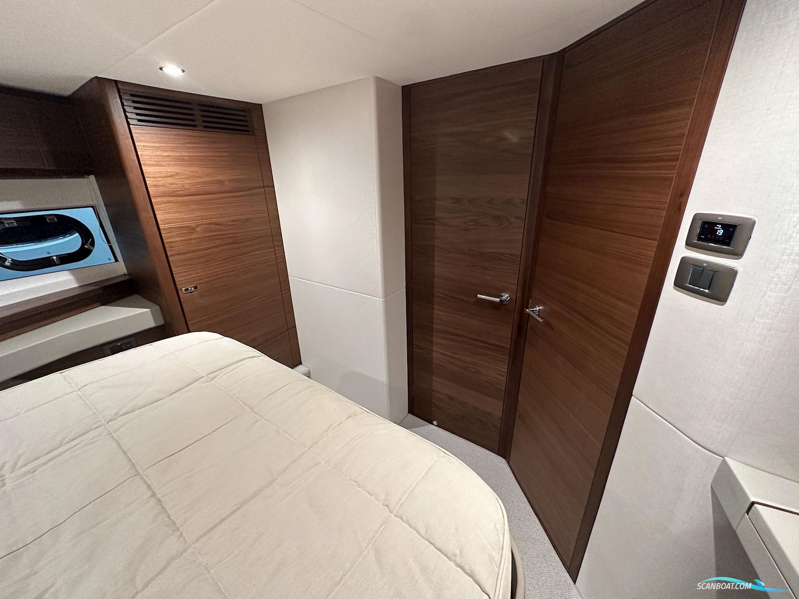 PRINCESS V55
