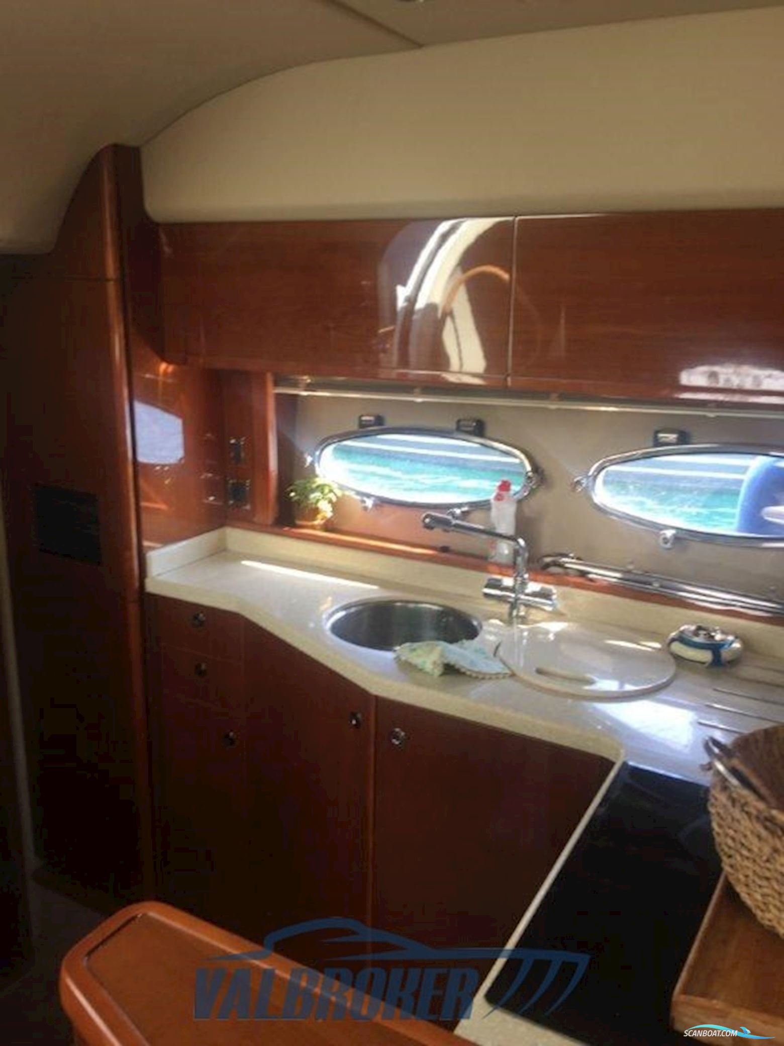 Princess Yachts V 45