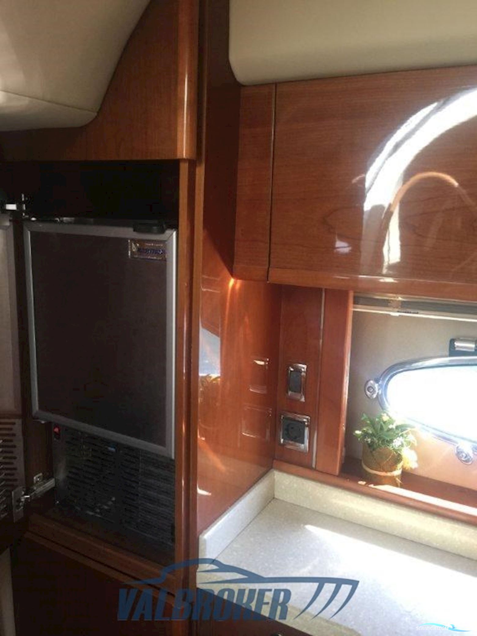 Princess Yachts V 45