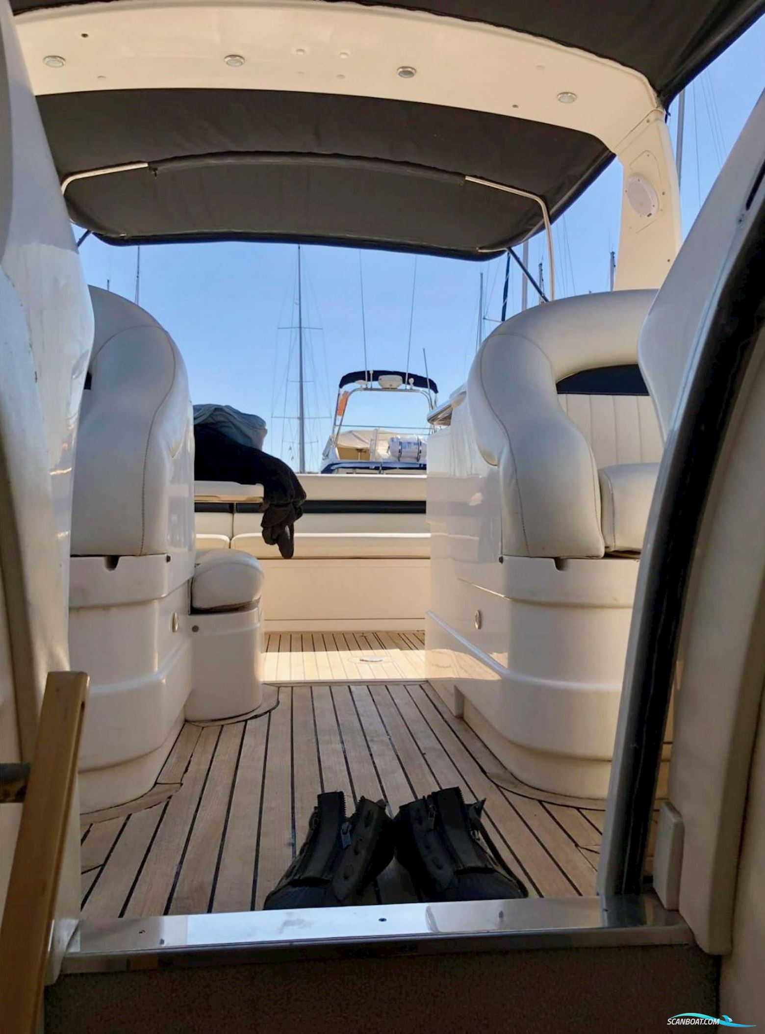 Princess Yachts V55