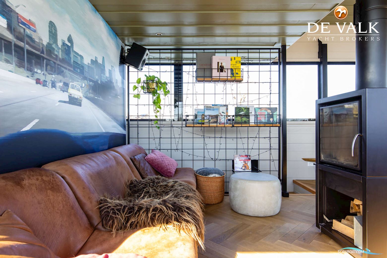 QROOZ Floating Appartment