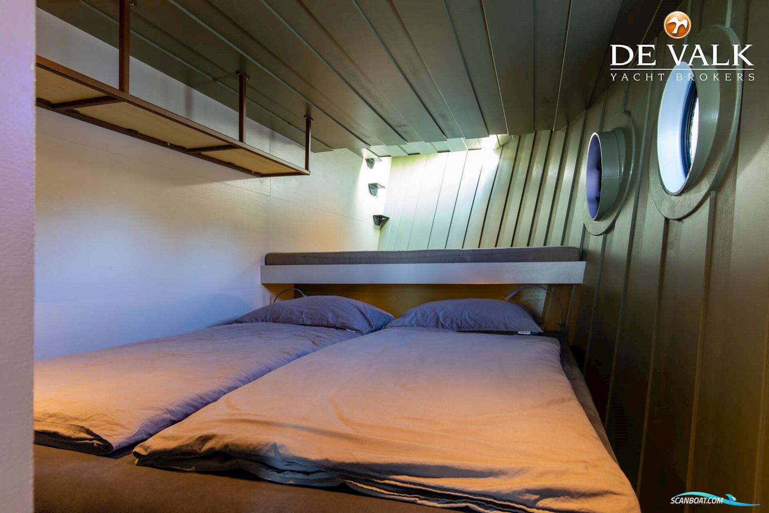 QROOZ Floating Appartment