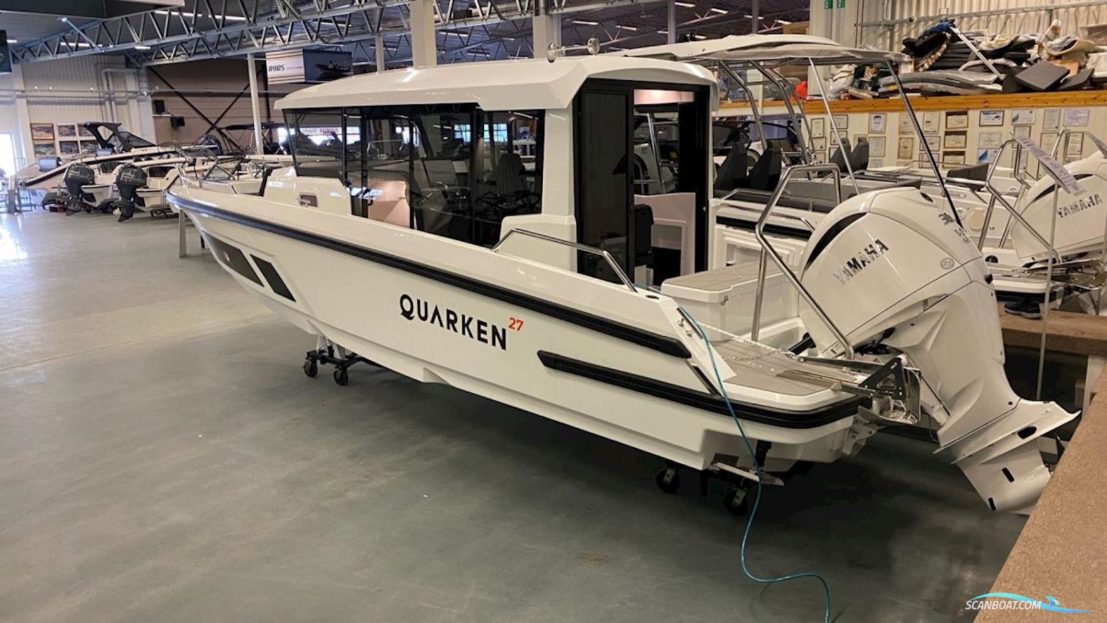 QUARKEN 27 Cabin