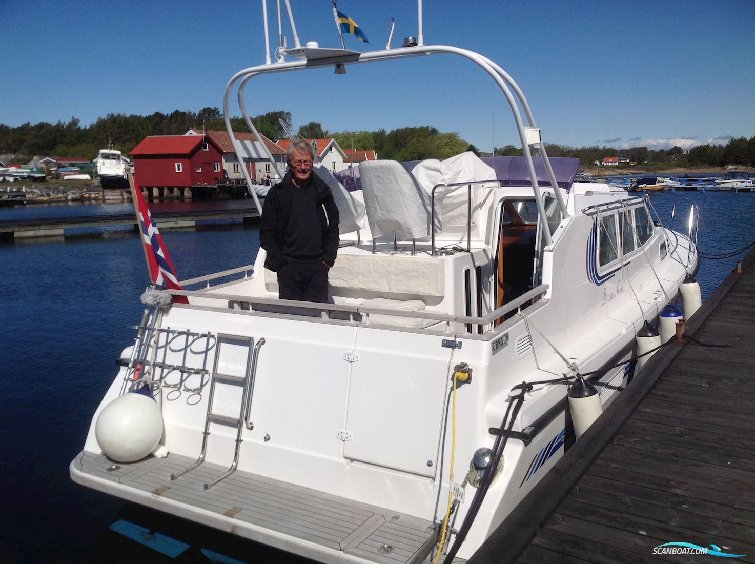 Queen Albatross 1120