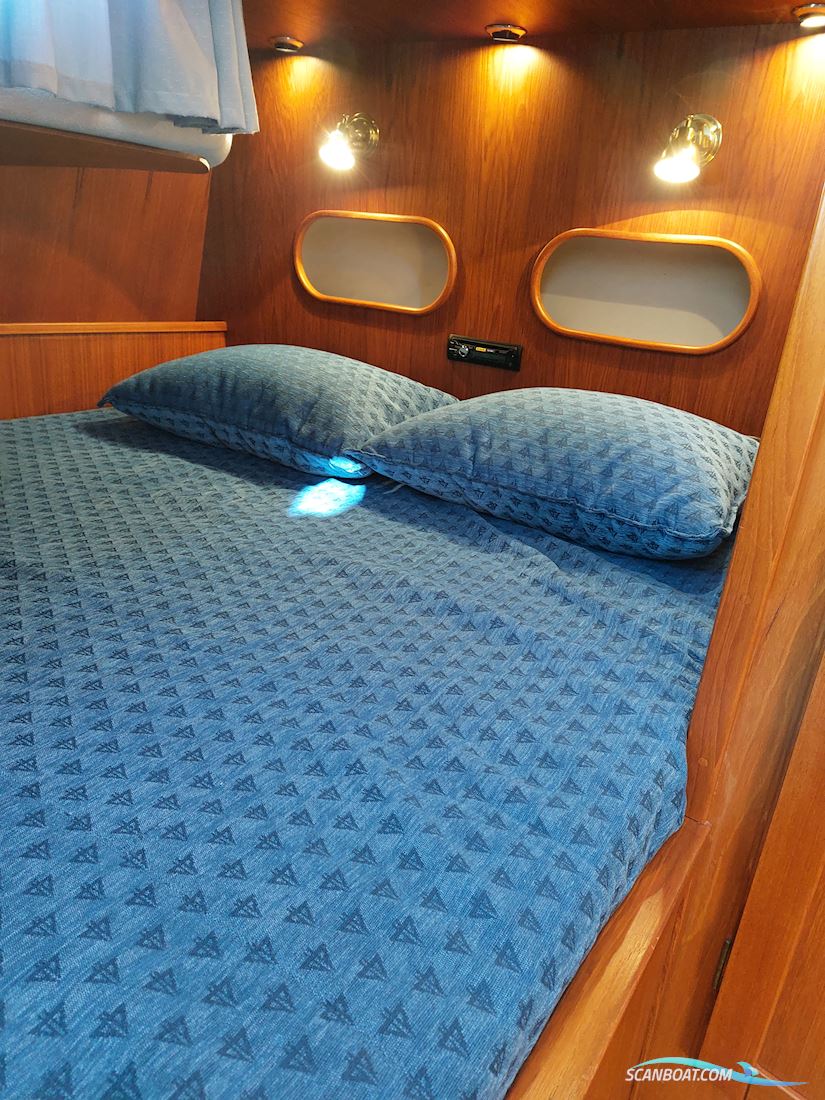 Queen Albatross 1120