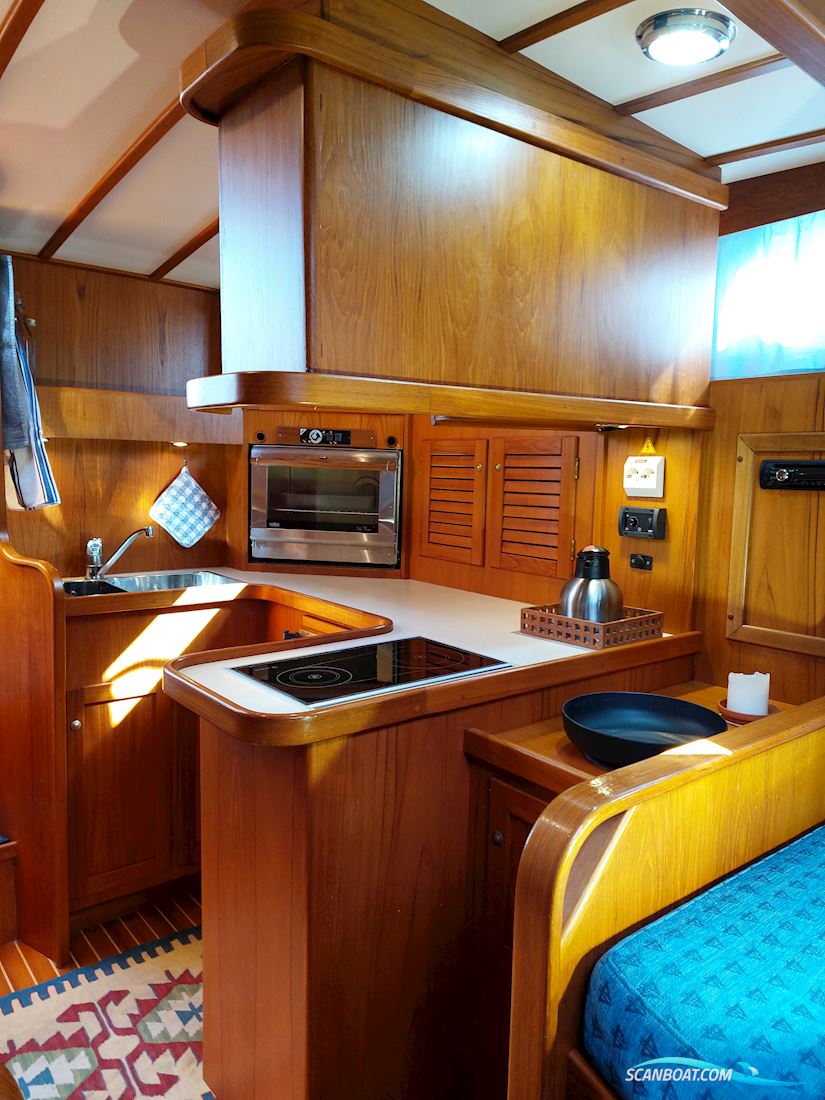 Queen Albatross 1120