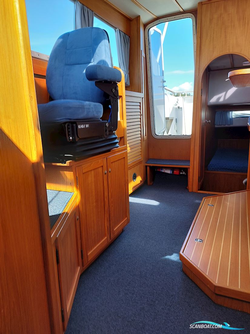 Queen Albatross 1120