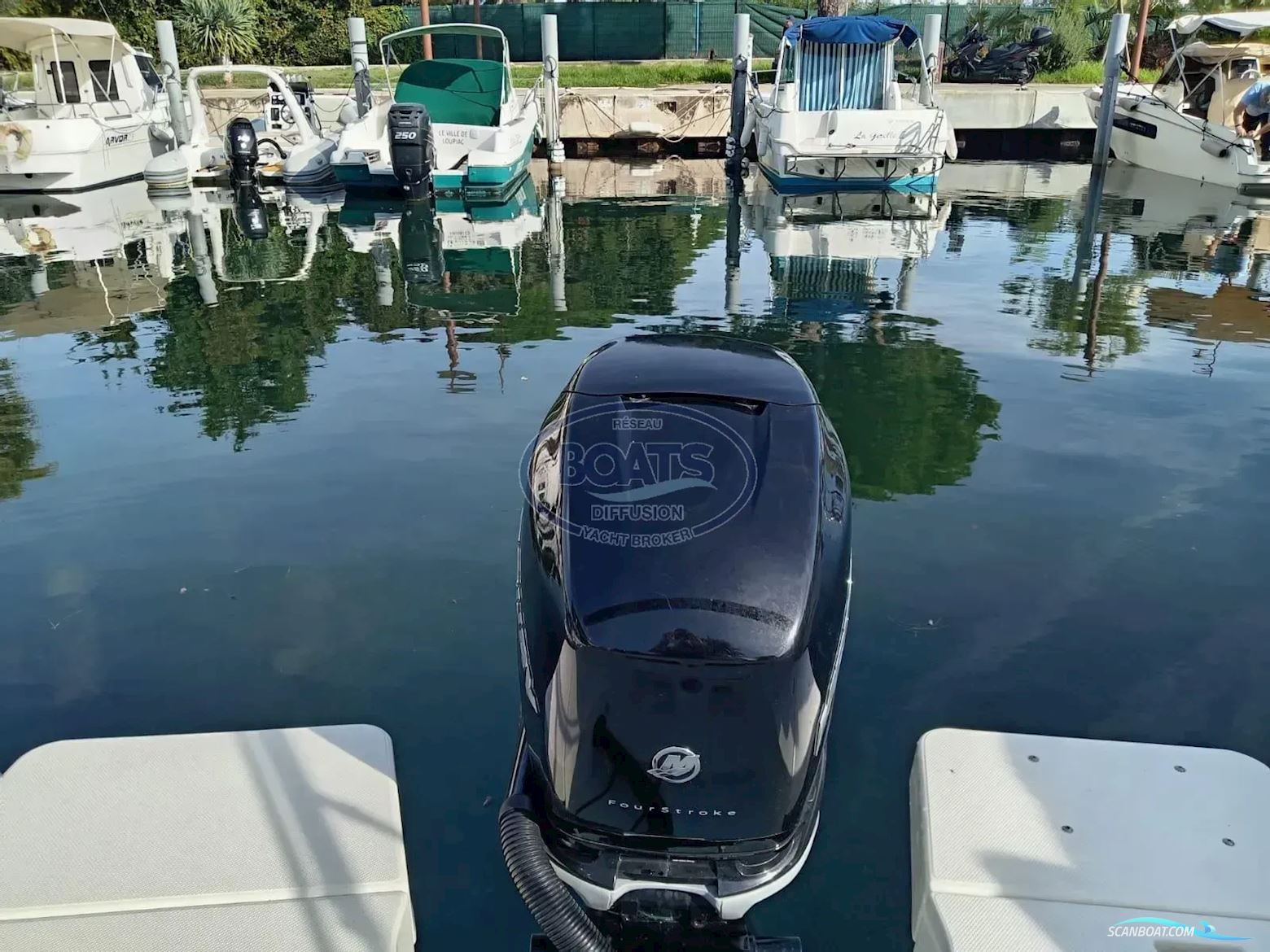 Quicksilver  755 Sundeck