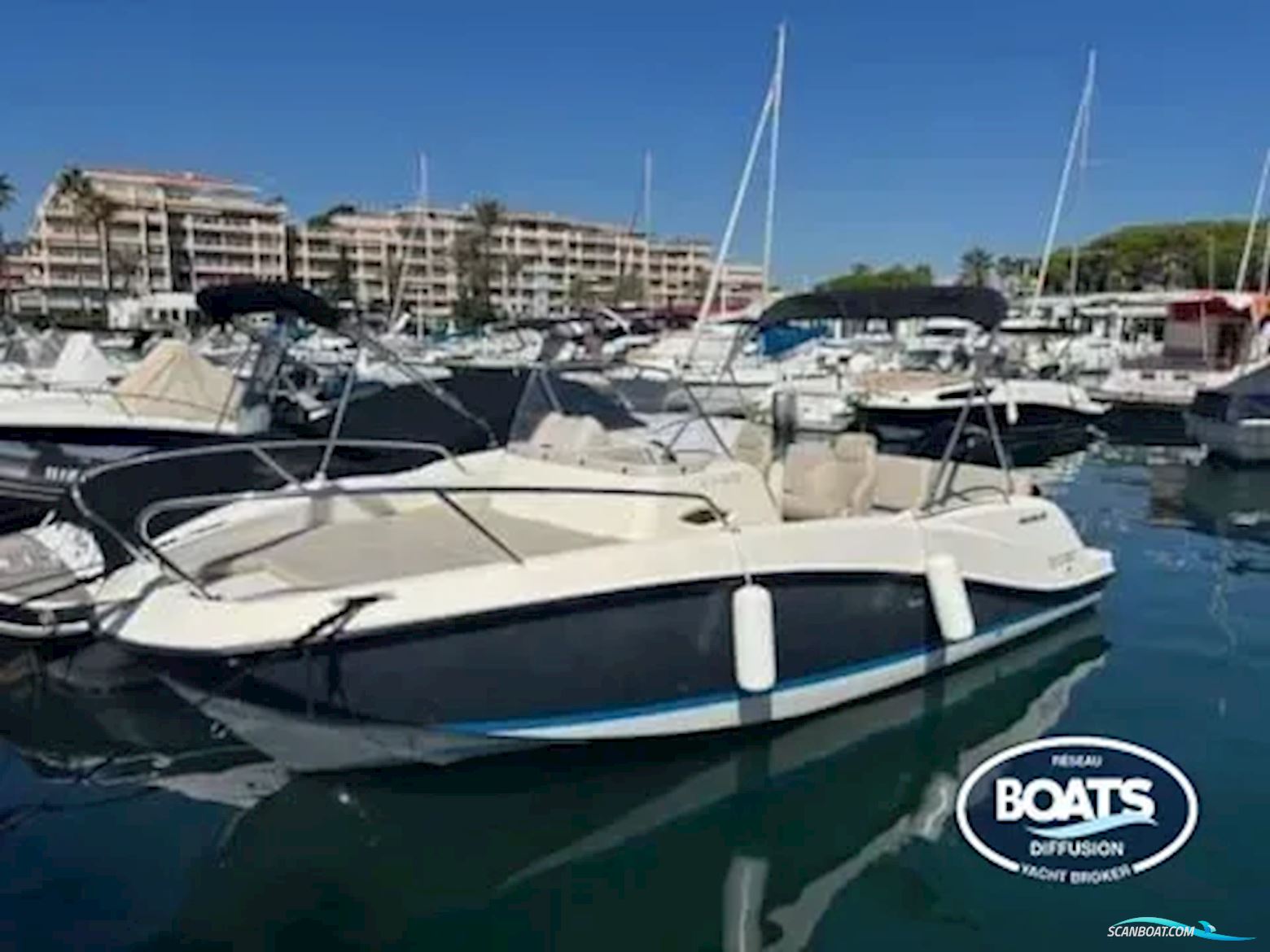 Quicksilver  Activ 605 Sundeck Motorbåt 2013, med Mercury motor, Frankrike