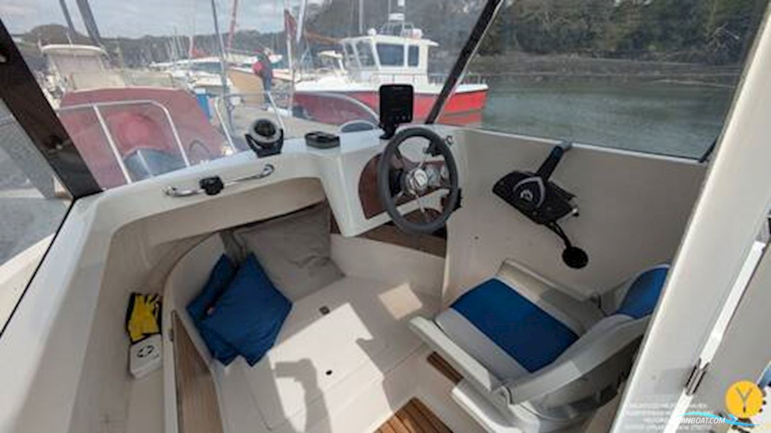 Quicksilver 500 Pilothouse