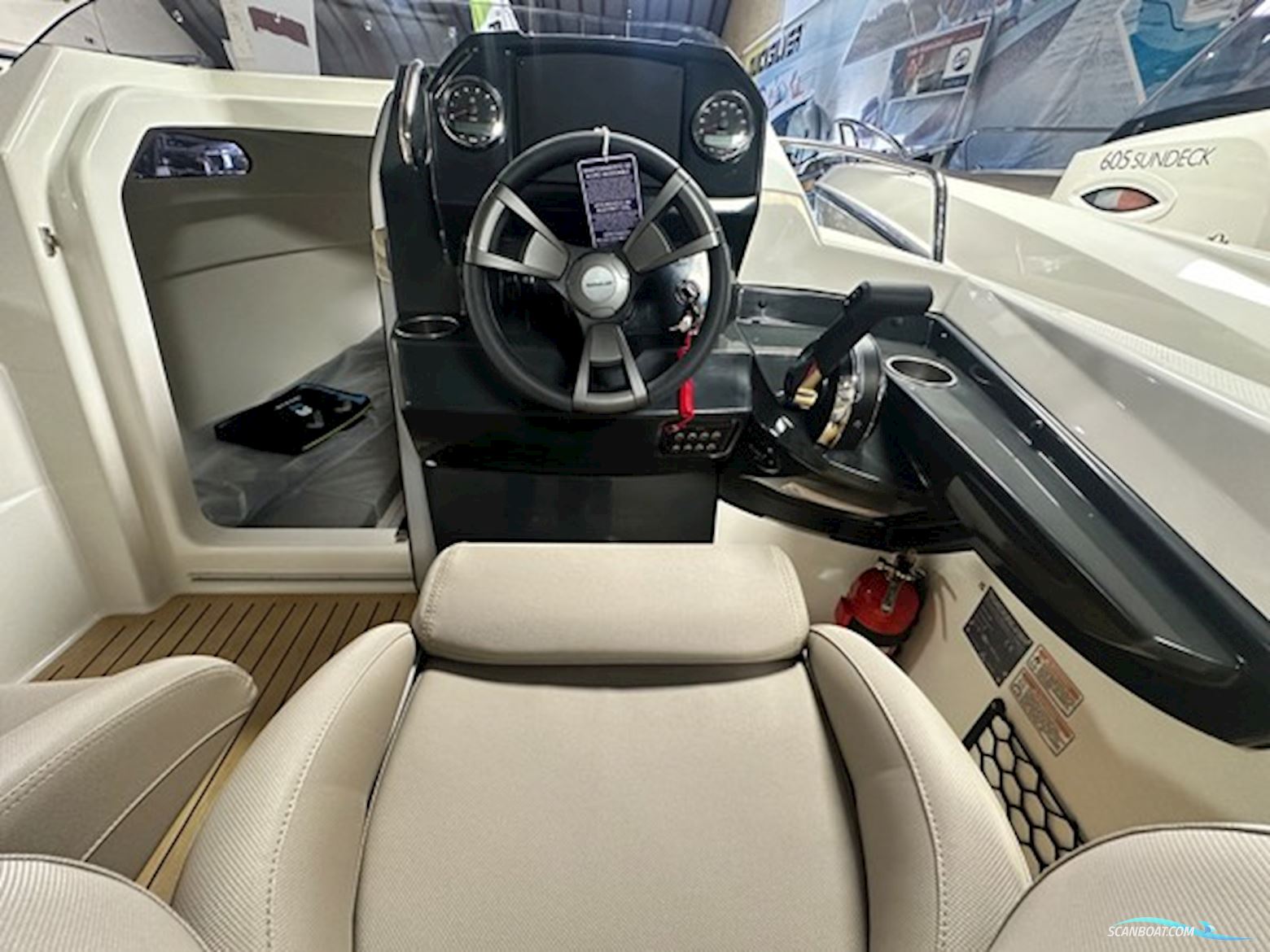Quicksilver 555 Cabin m/100 hk & Udstyr Komplet Flexiteek NY Båd