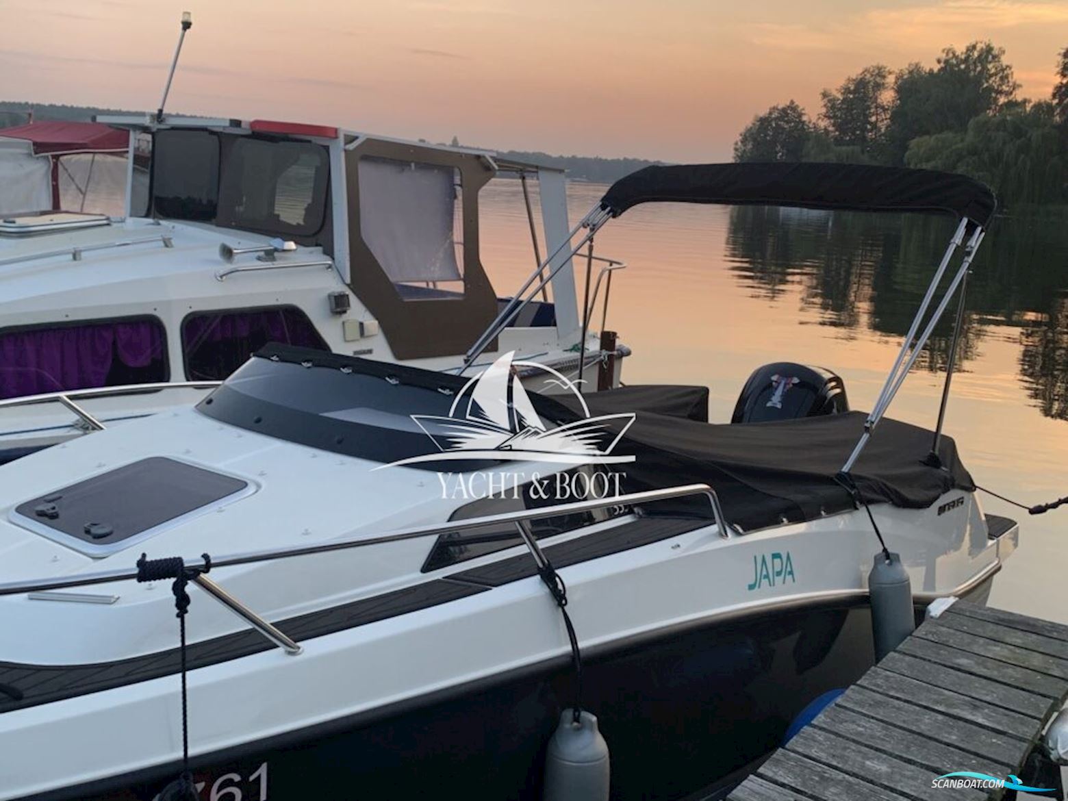 Quicksilver 555 Cabin