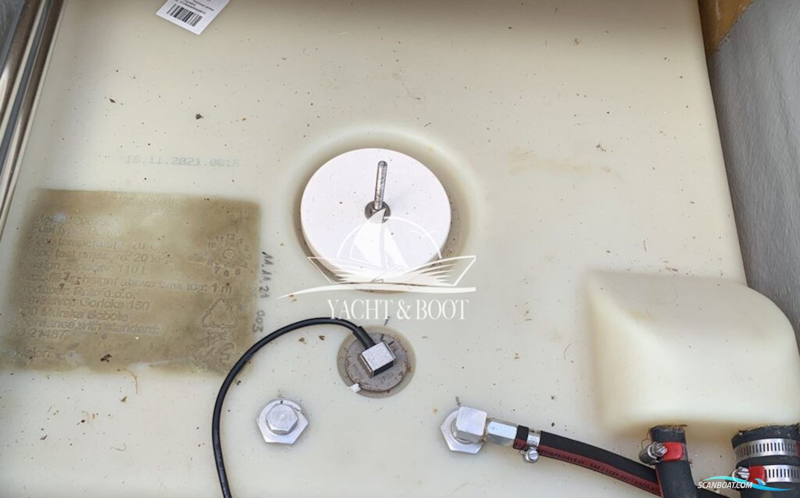 Quicksilver 555 Cabin