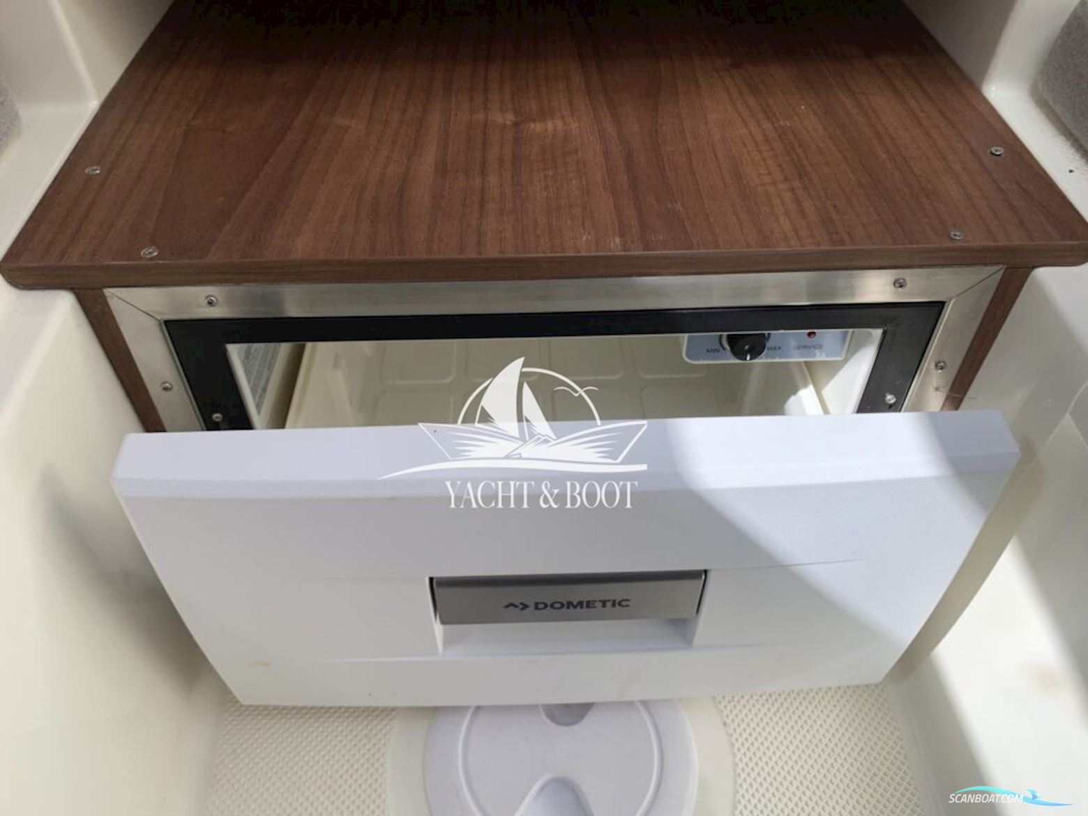 Quicksilver 555 Cabin