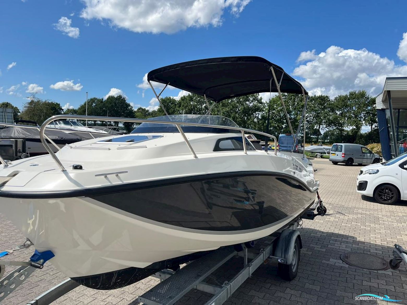 Quicksilver 555 Cabin