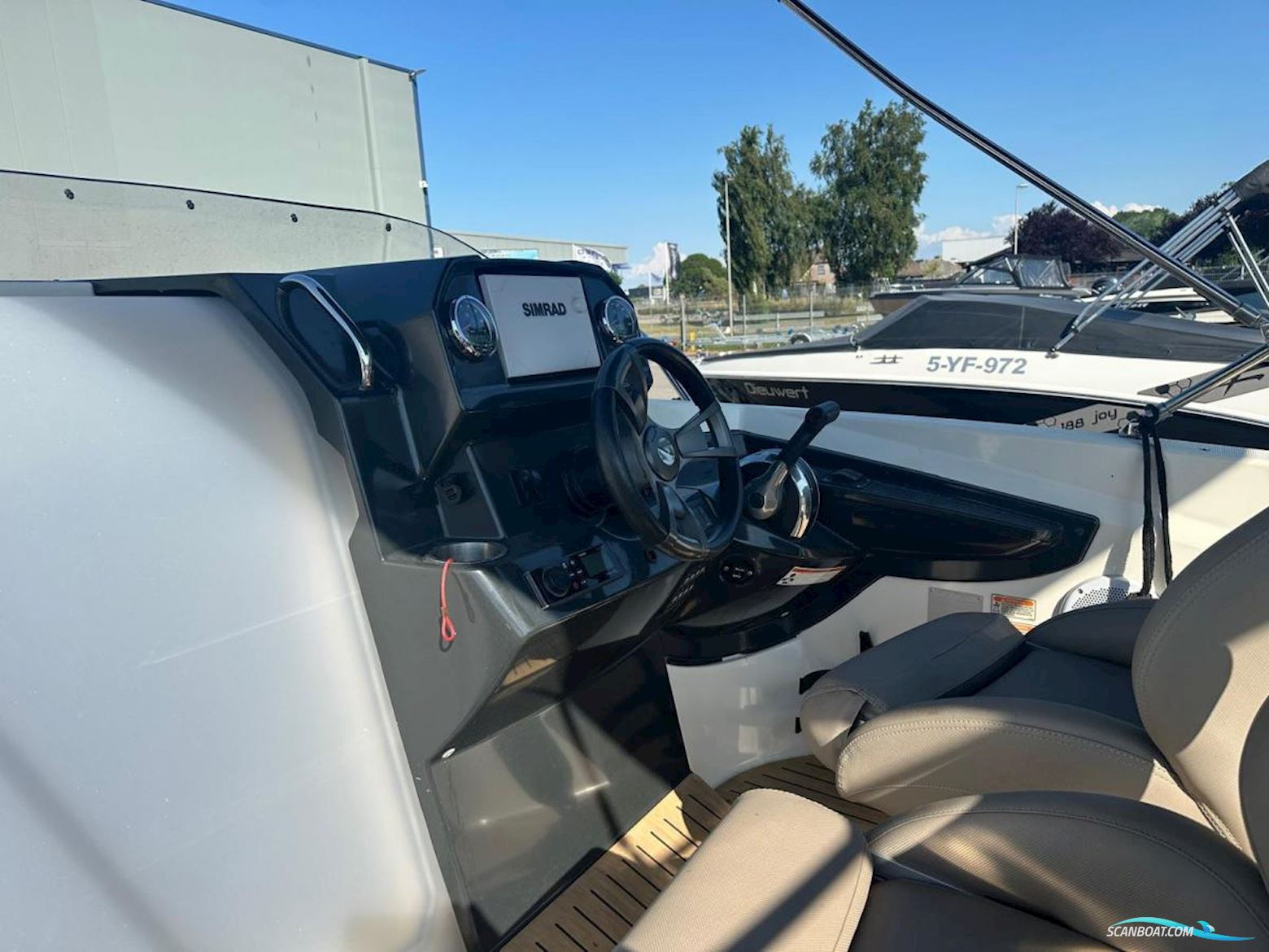 Quicksilver 555 Cabin