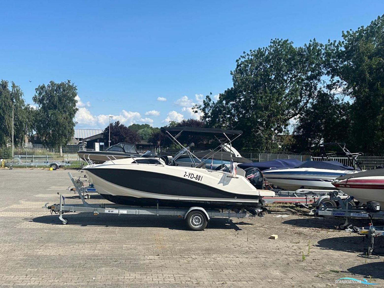 Quicksilver 555 Cabin