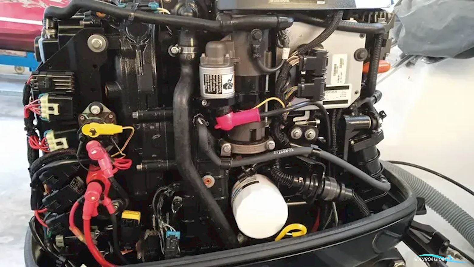 Quicksilver 555 Commander