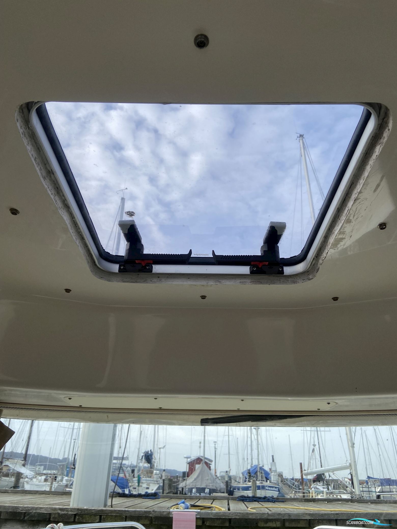 Quicksilver 555 Pilothouse