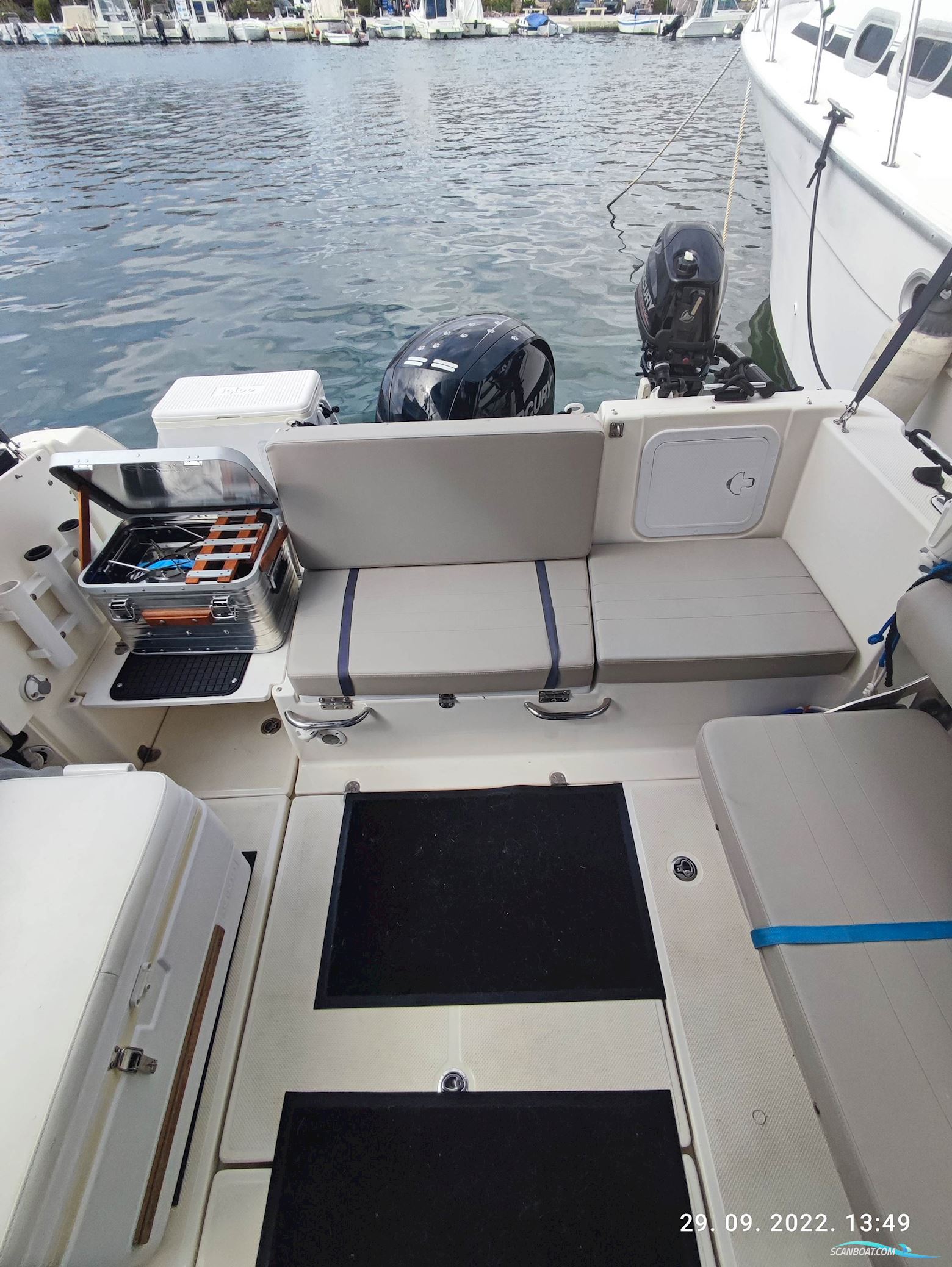 Quicksilver 605 Pilothouse