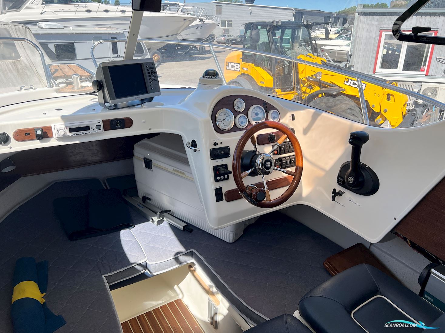 Quicksilver 640 Pilothouse