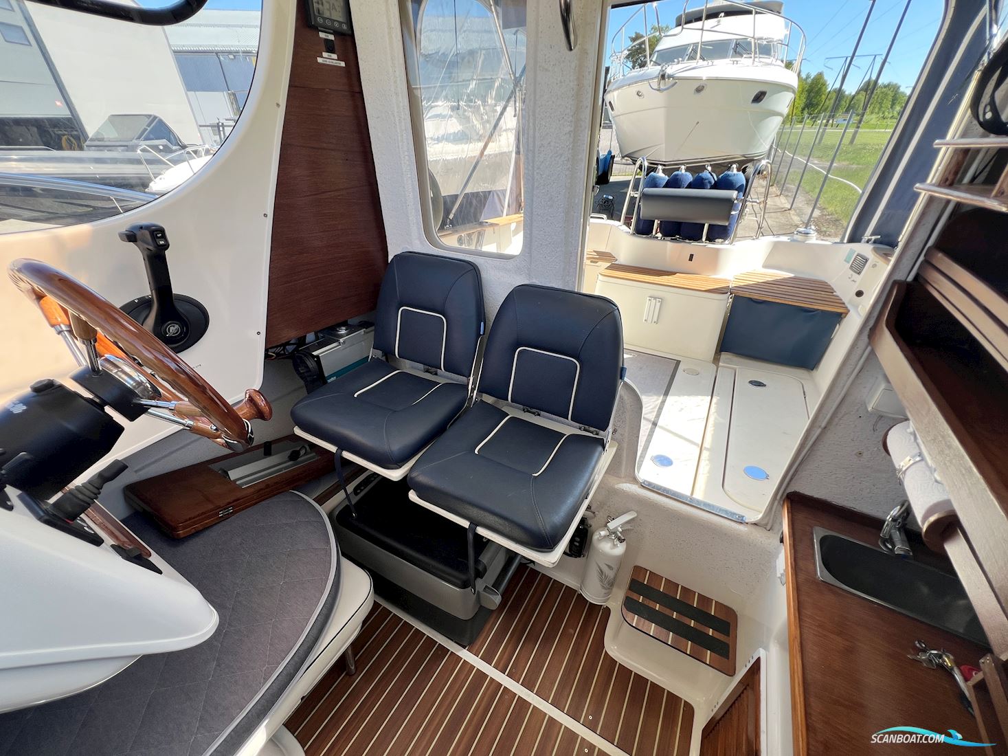 Quicksilver 640 Pilothouse