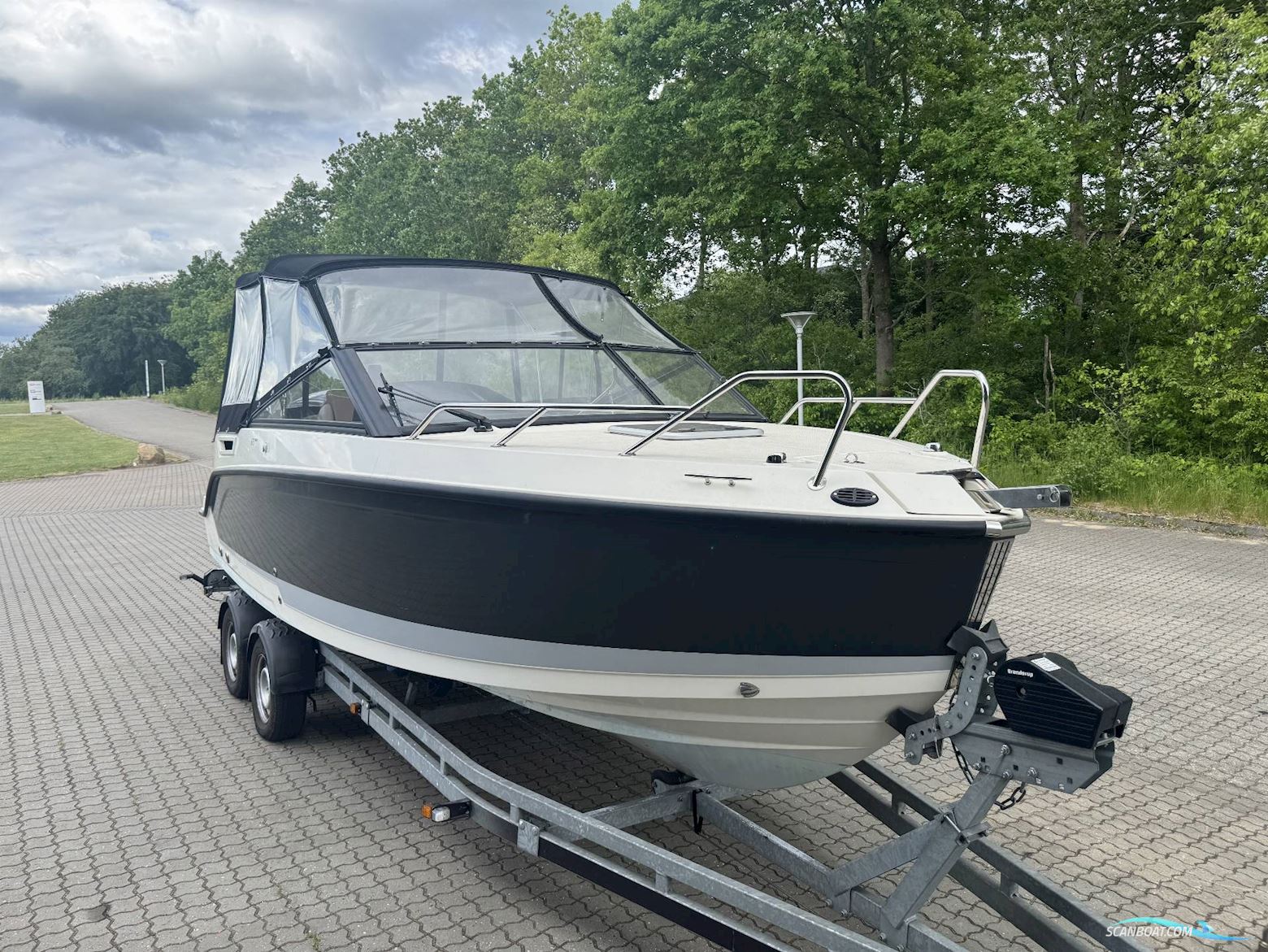 Quicksilver 675 Activ Cruiser m/Mercury F225 og Udstyr