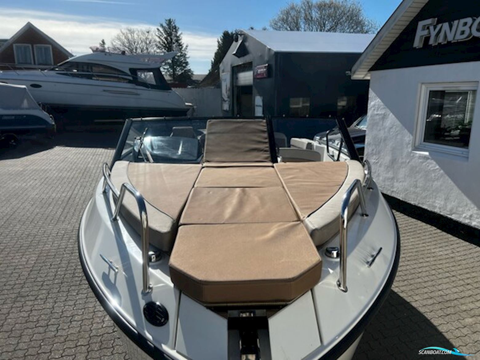 Quicksilver 675 Cruiser, Mercury F175 V6 Dts