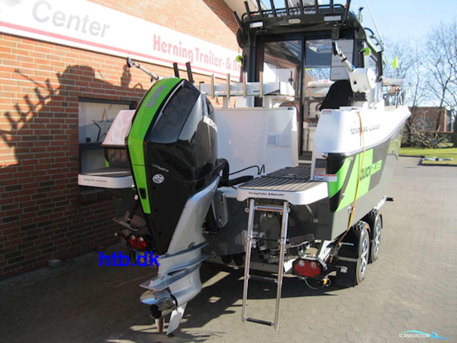 Quicksilver 675 Pilothouse Explorer Edition model m/Mercury F250 hk V8 Verado og Brenderup trailer - NU NEDSAT KR. 200.000,- !