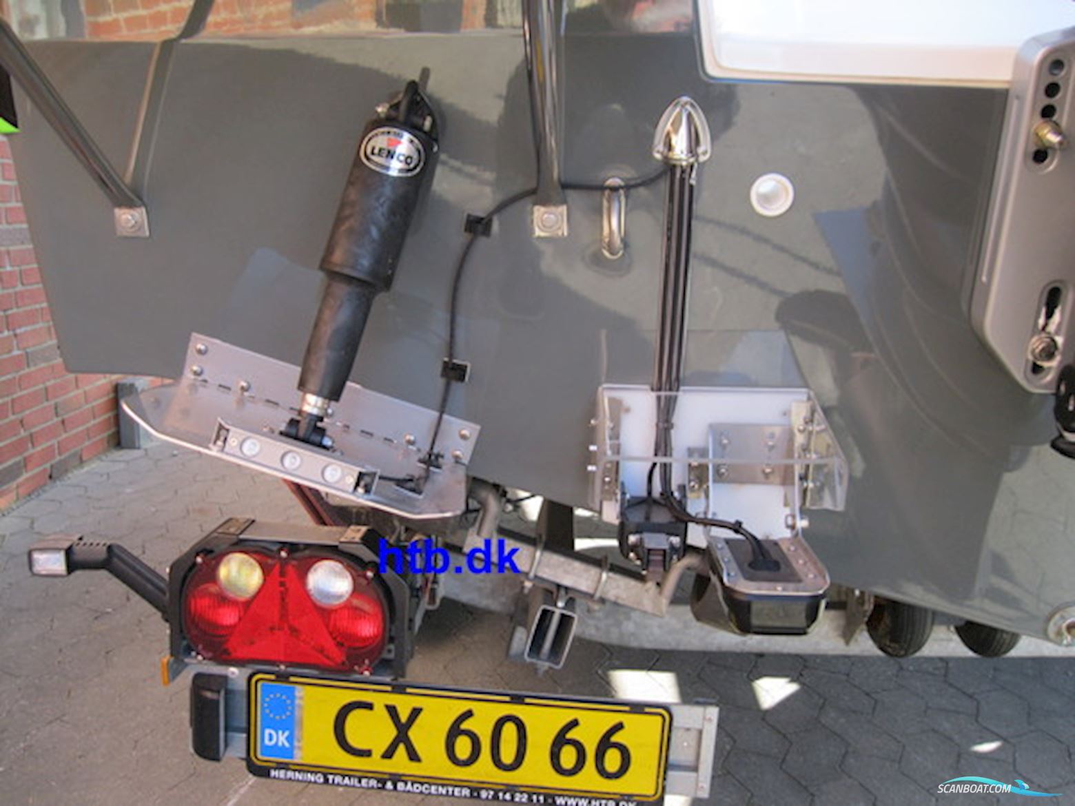 Quicksilver 675 Pilothouse Explorer Edition model m/Mercury F250 hk V8 Verado og Brenderup trailer - NU NEDSAT KR. 200.000,- !