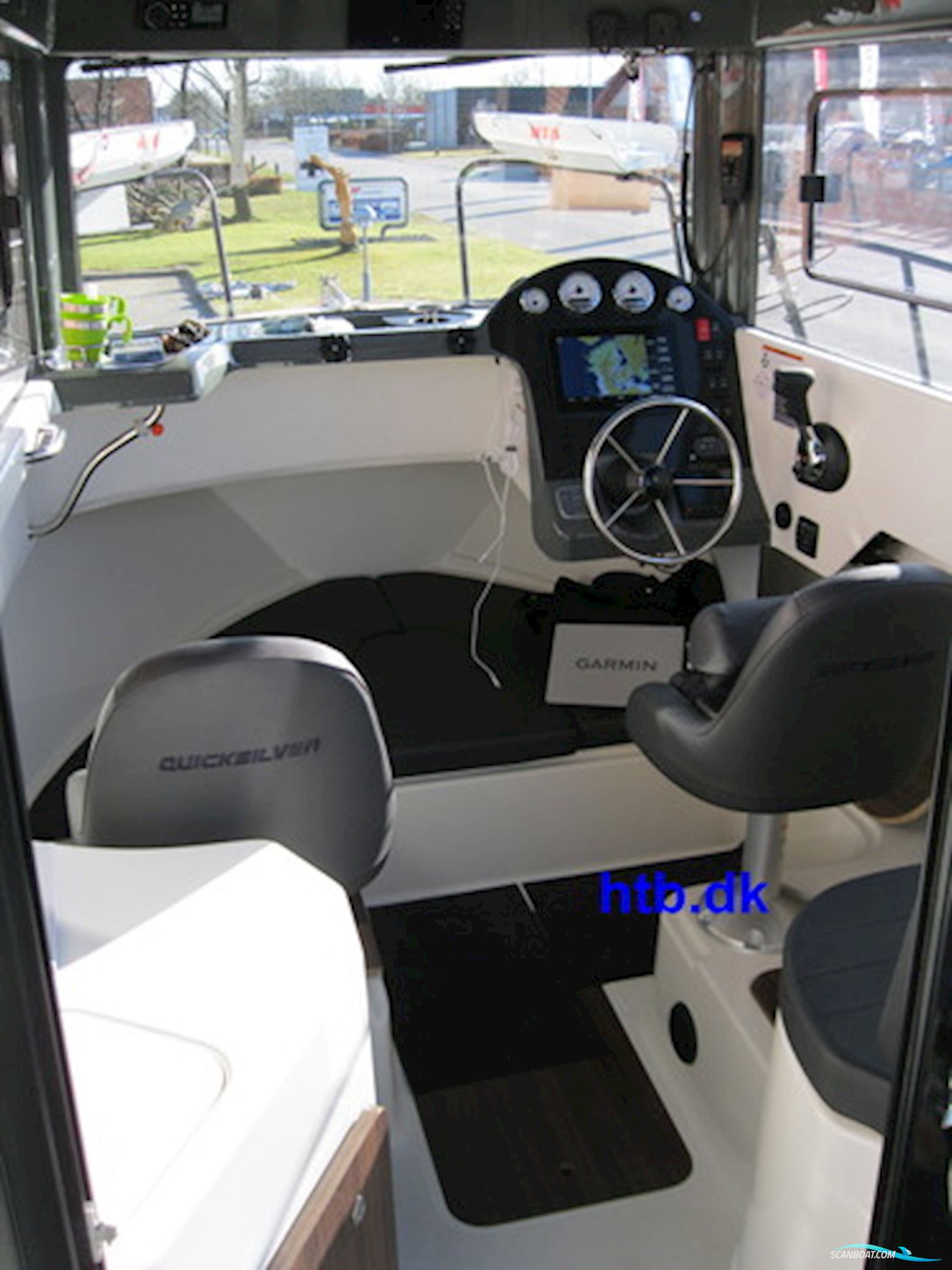 Quicksilver 675 Pilothouse Explorer Edition model m/Mercury F250 hk V8 Verado og Brenderup trailer - NU NEDSAT KR. 200.000,- !