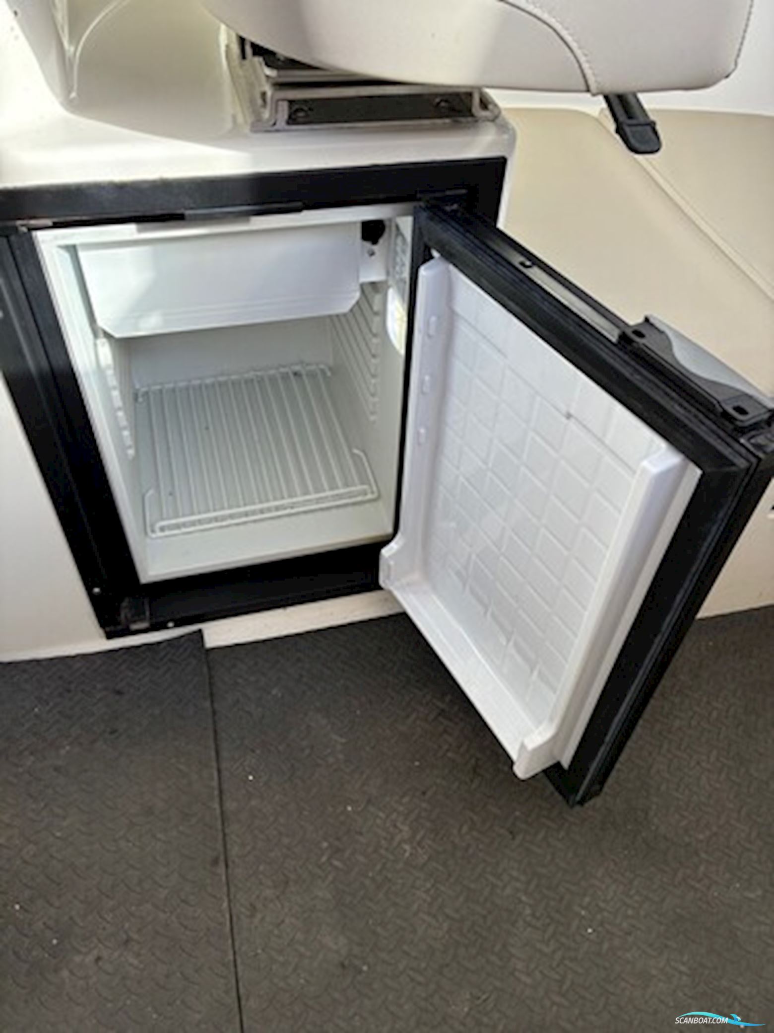 Quicksilver 675 Pilothouse m/Mercury F200 hk og Brenderup trailer