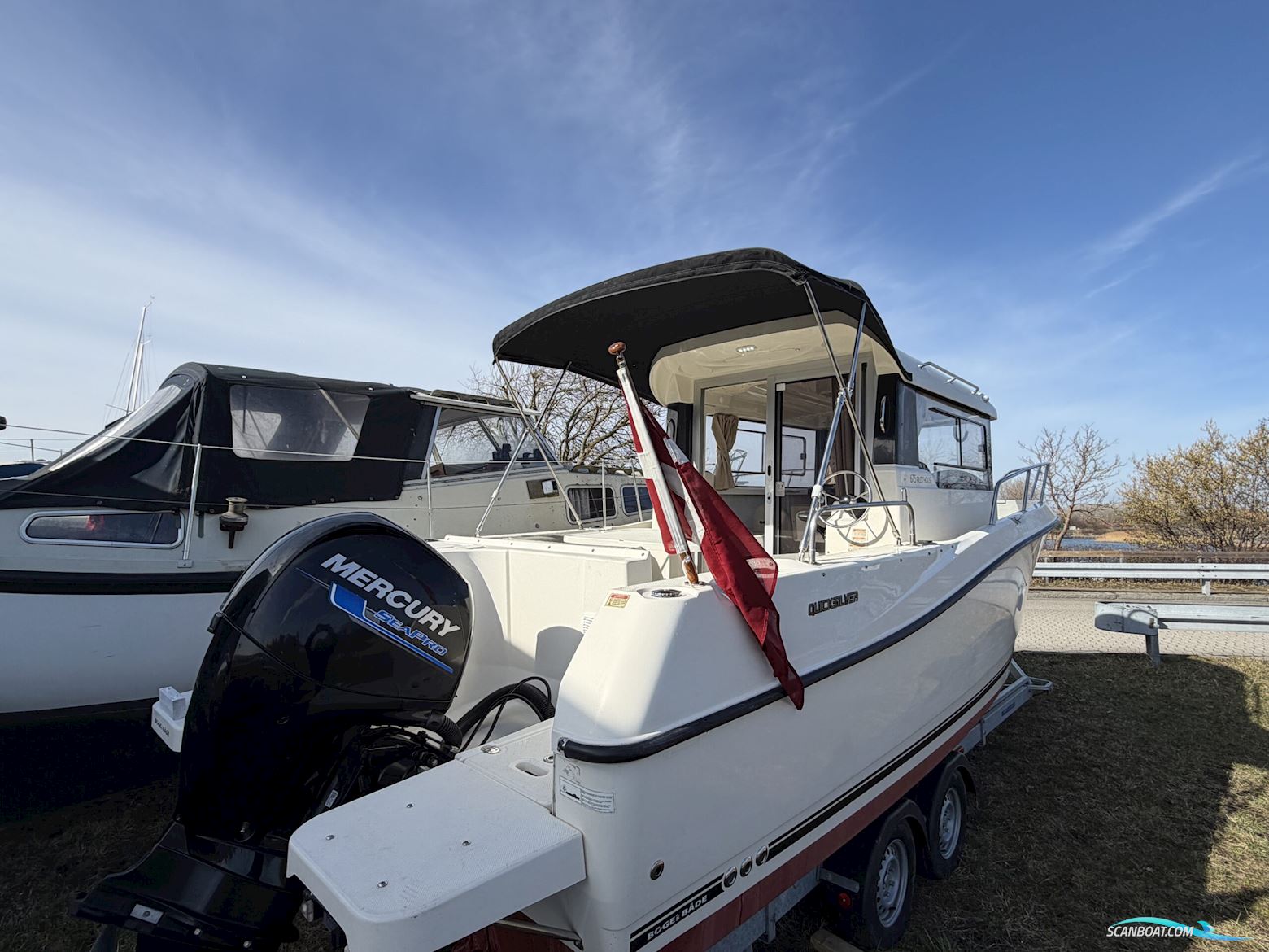 Quicksilver 675 Pilothouse